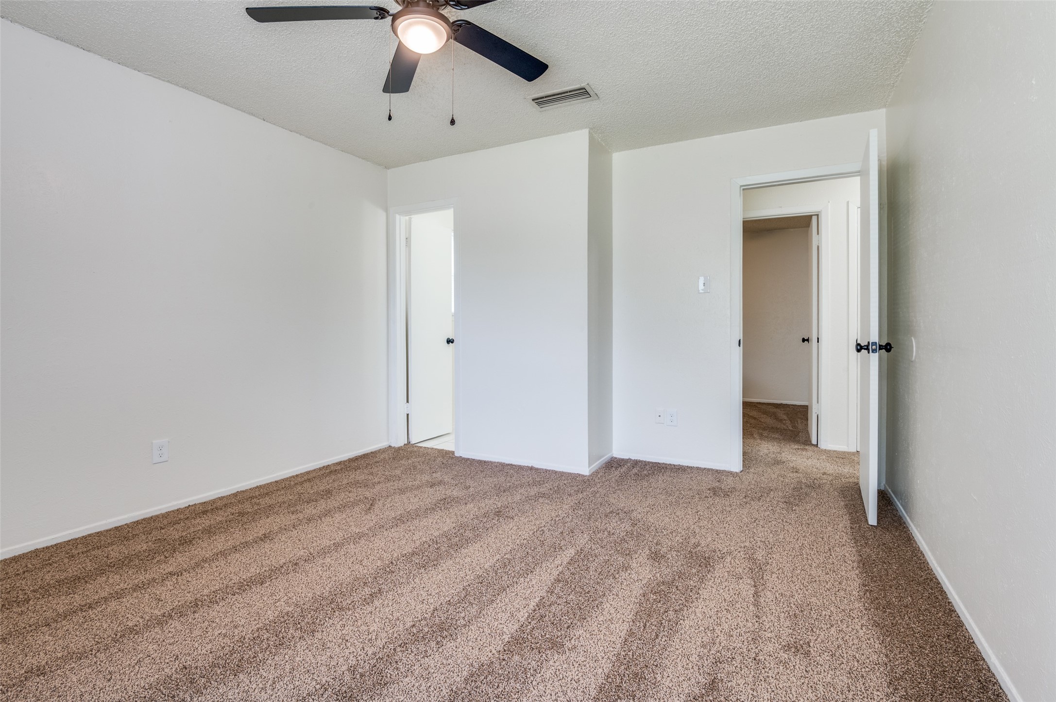 1519 Oakbrook Street Lancaster TX 75134