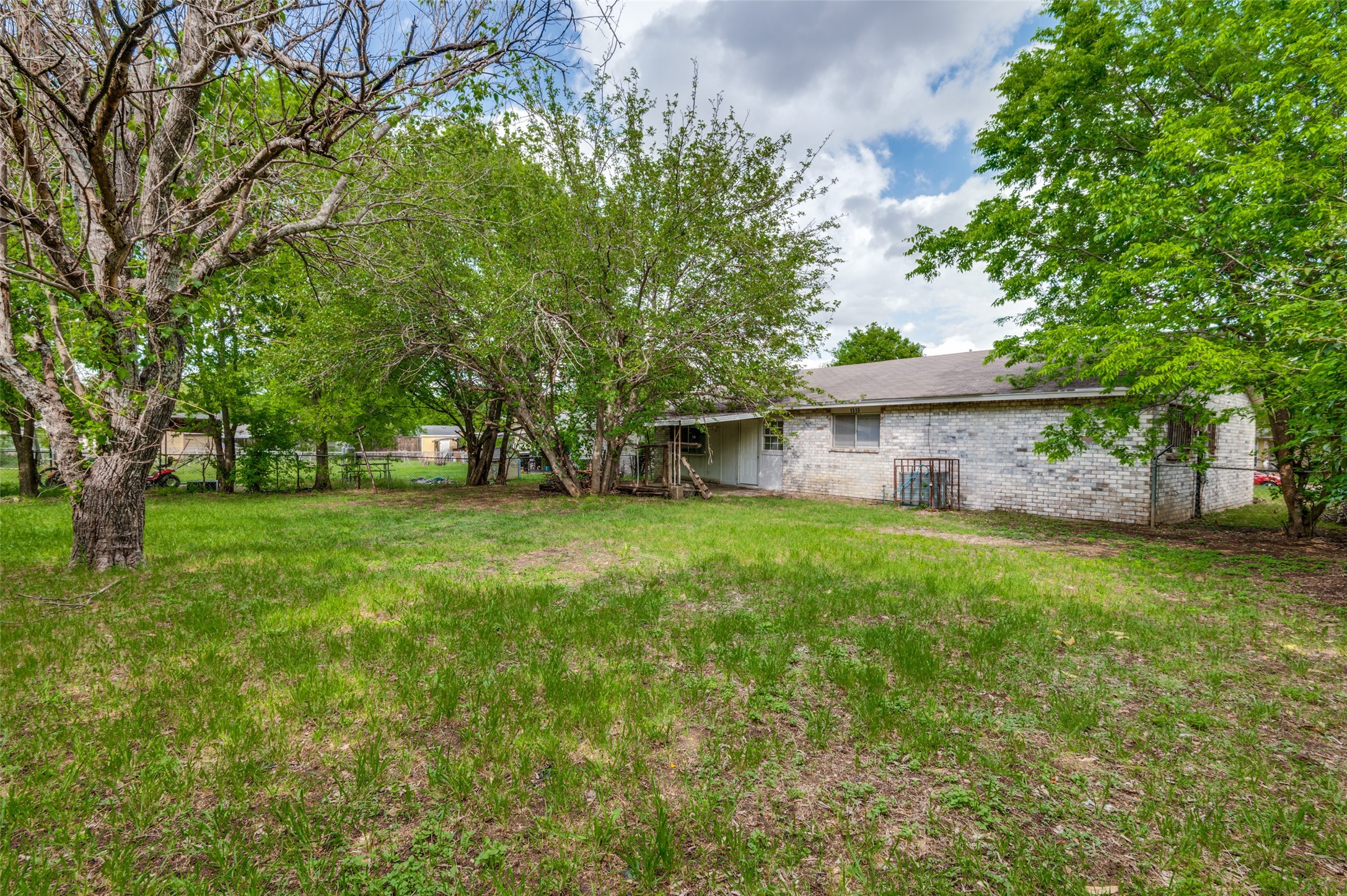 1519 Oakbrook Street Lancaster TX 75134