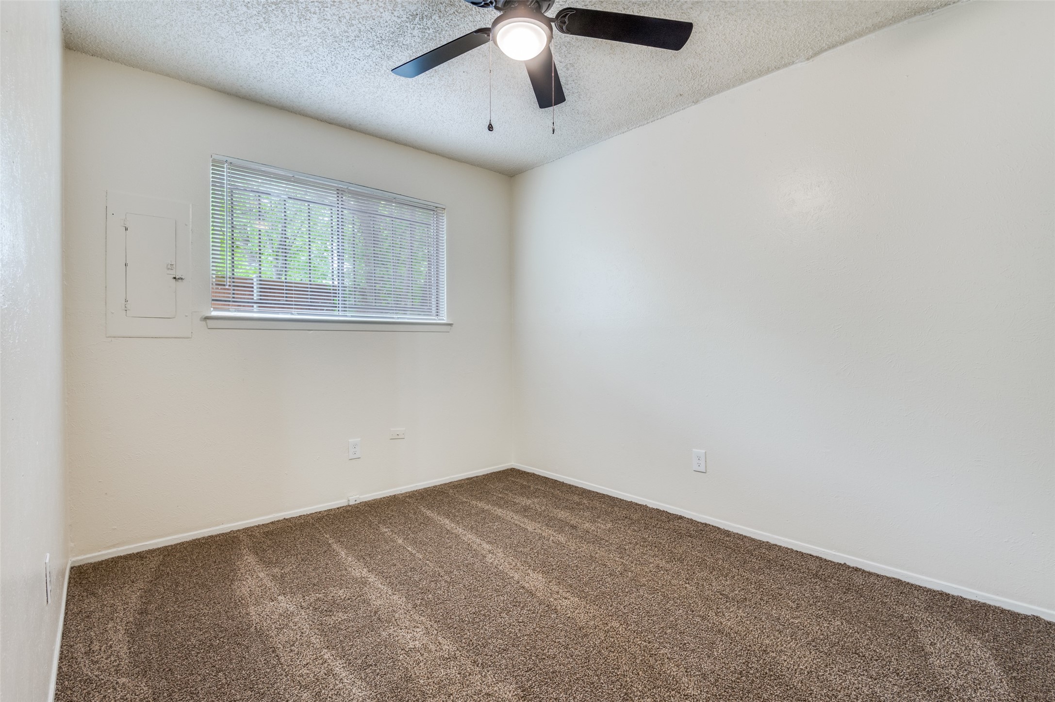 1519 Oakbrook Street Lancaster TX 75134