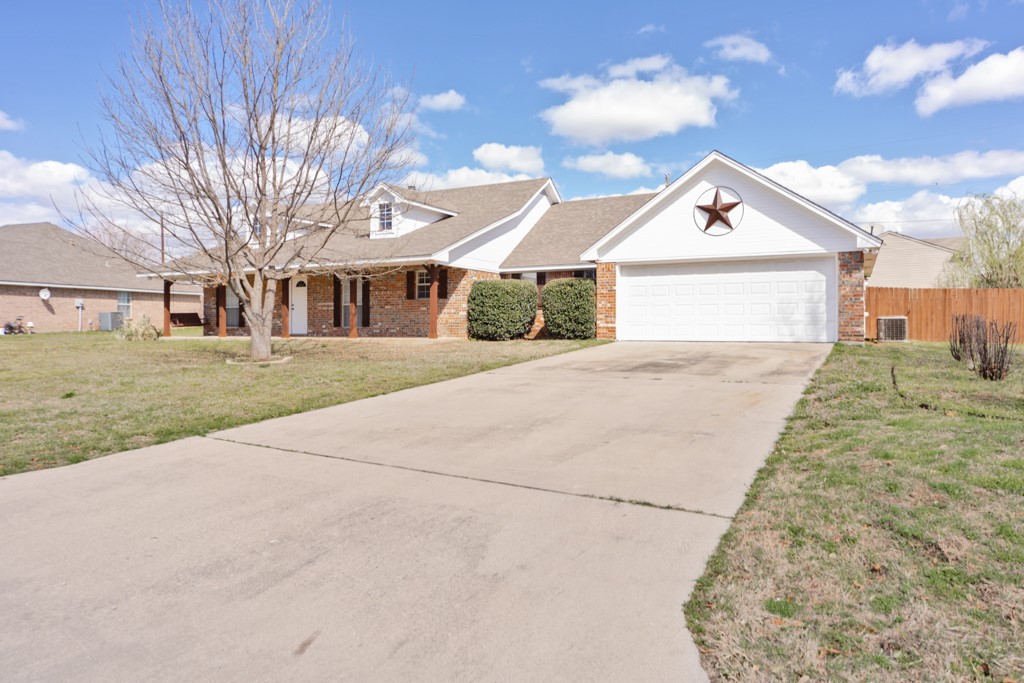 107 Ashley Street Alvord TX 76225