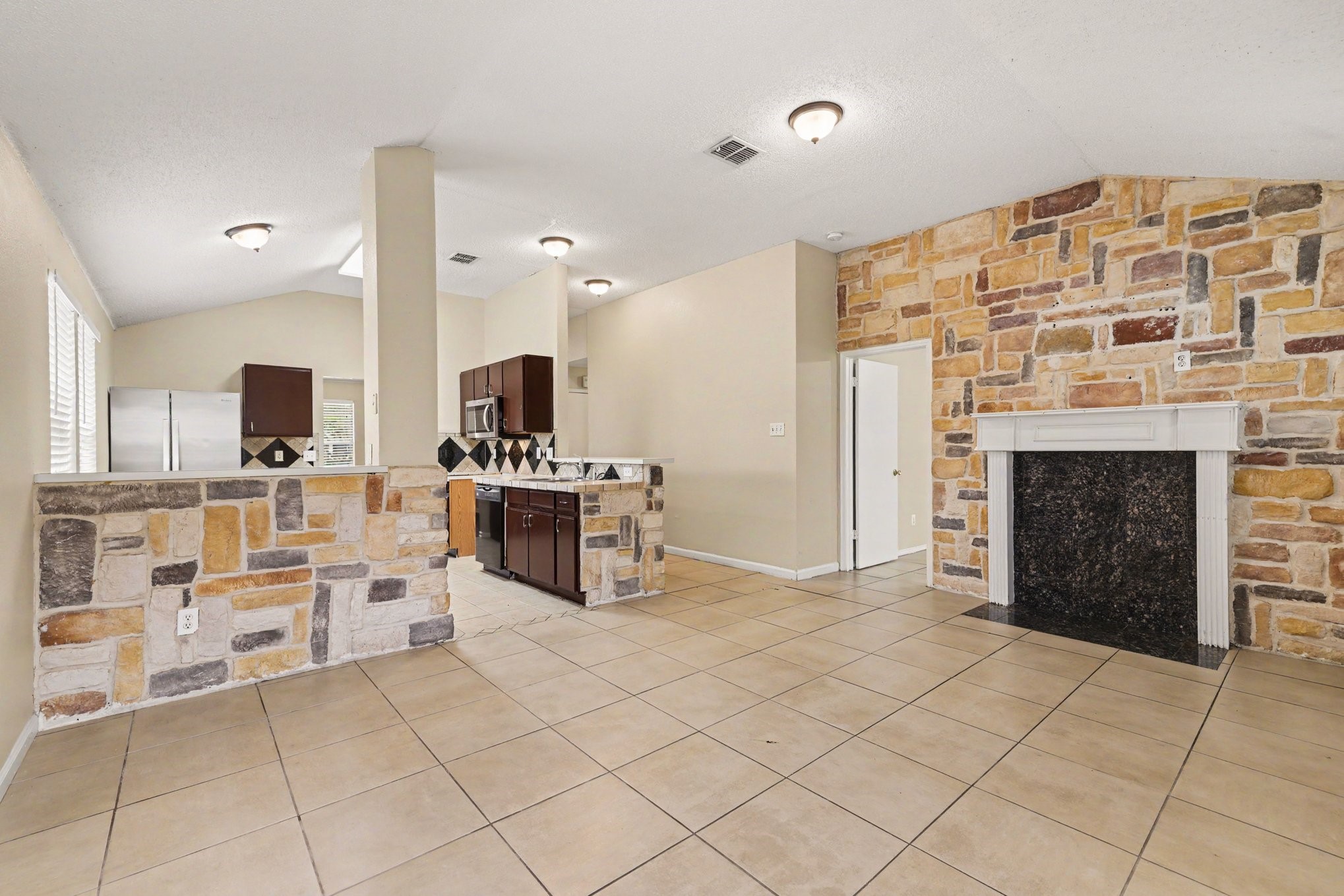 800 Castlewick Court Arlington TX 76018