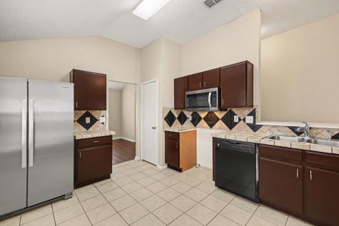 800 Castlewick Court Arlington TX 76018