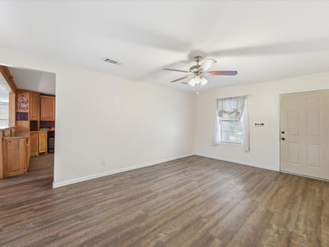 308 Oakwood Street Chico TX 76431