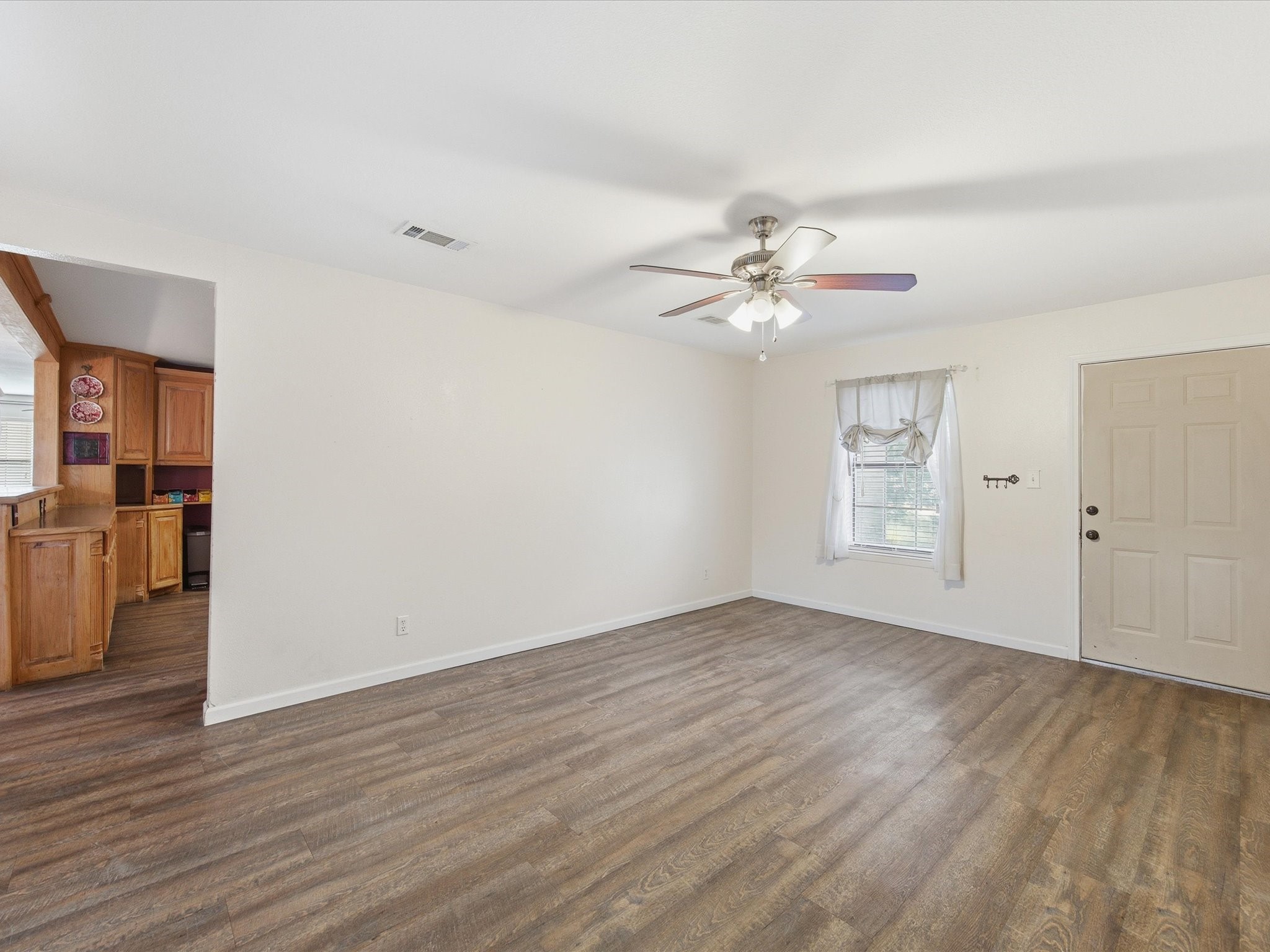 308 Oakwood Street Chico TX 76431