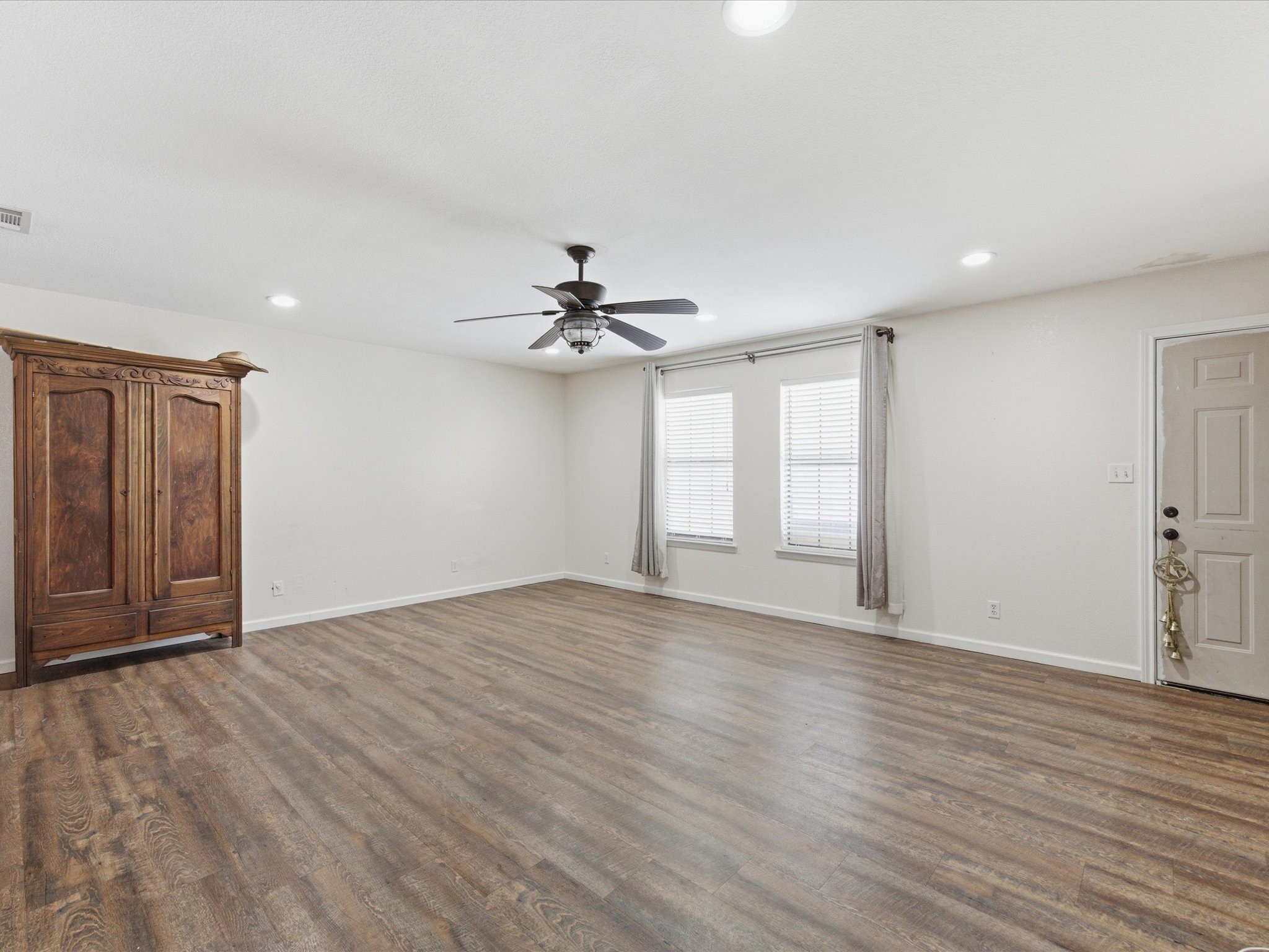308 Oakwood Street Chico TX 76431
