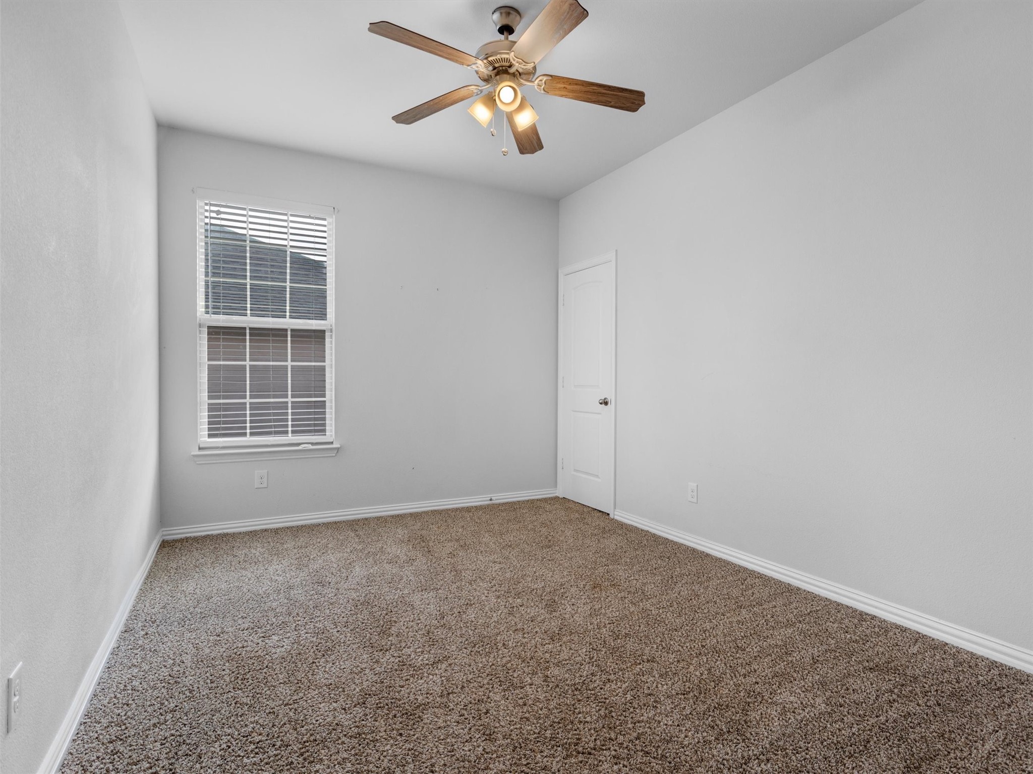 2811 W Washington Street Denison TX 75020