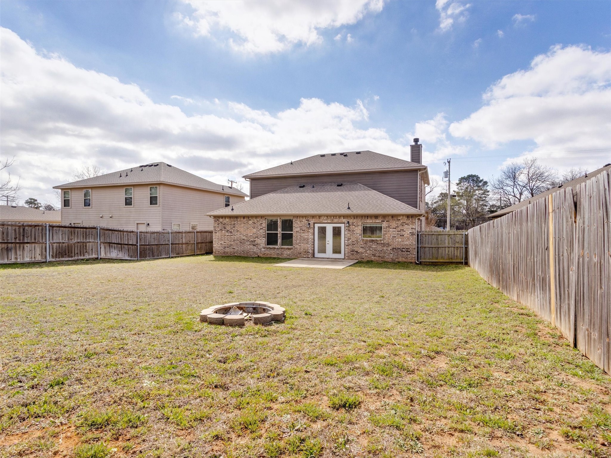 2811 W Washington Street Denison TX 75020