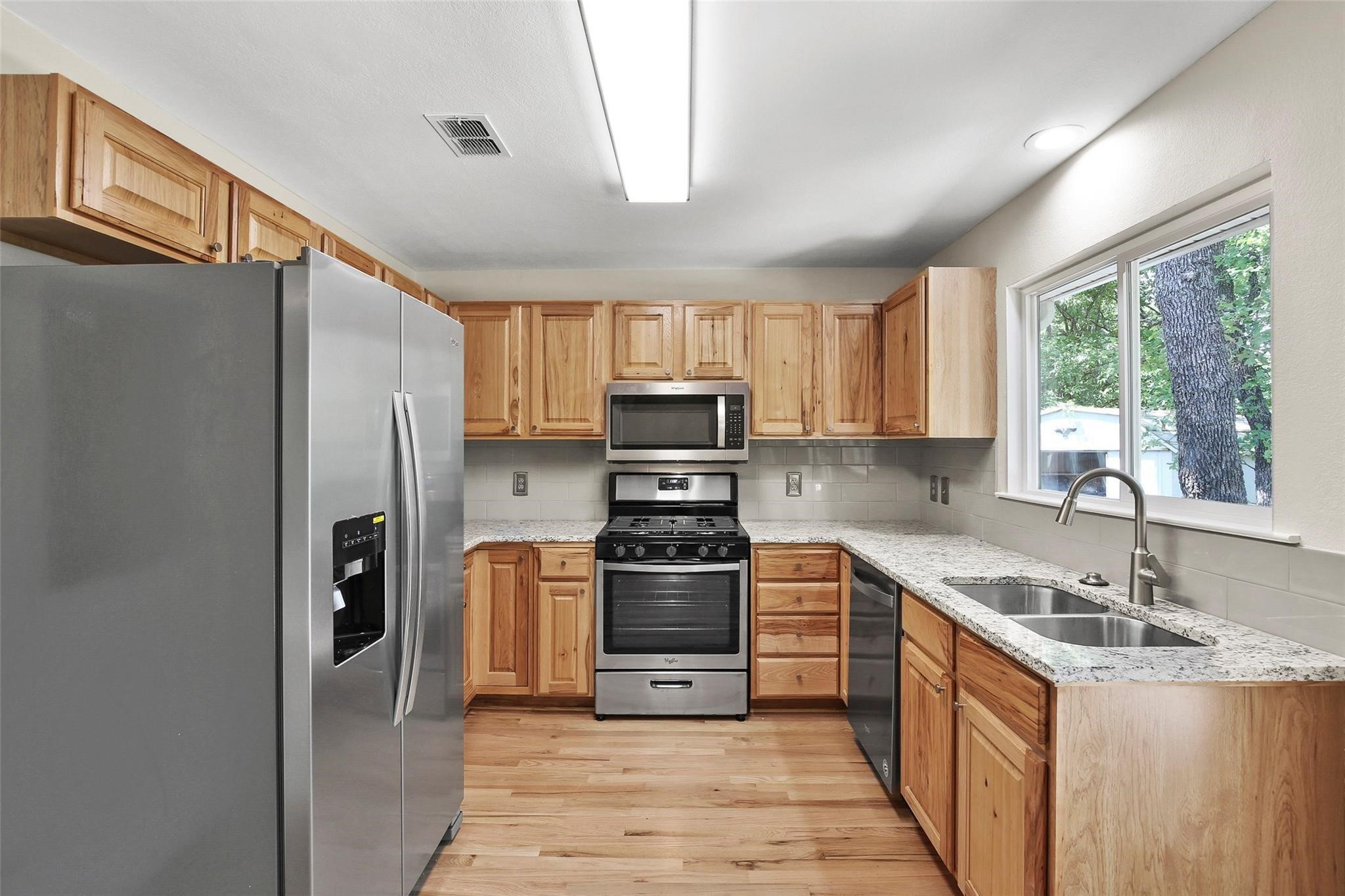 21 Horseshoe Drive Highland Village TX 75077