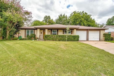 709 Ash Street Burleson TX 76028