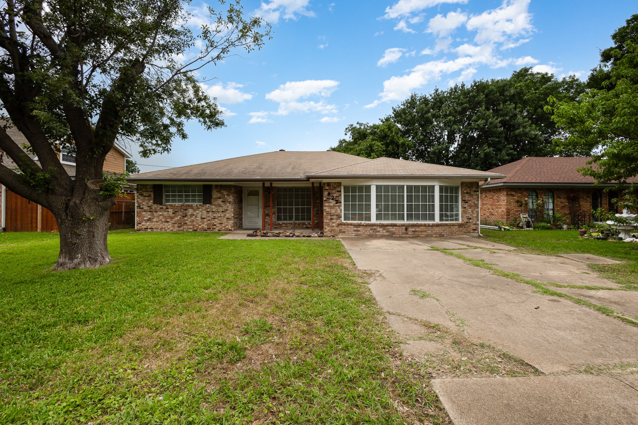 922 SW 2nd Street Grand Prairie TX 75051