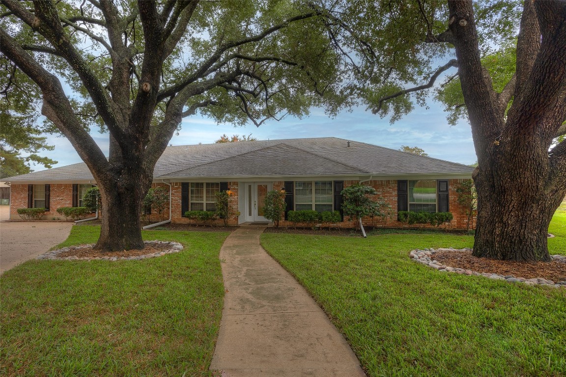 601 Lincoln Court Arlington TX 76006