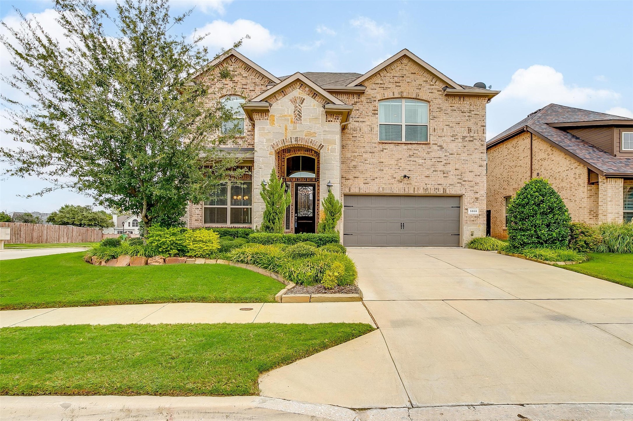 5868 Canyon Oaks Lane Fort Worth TX 76137
