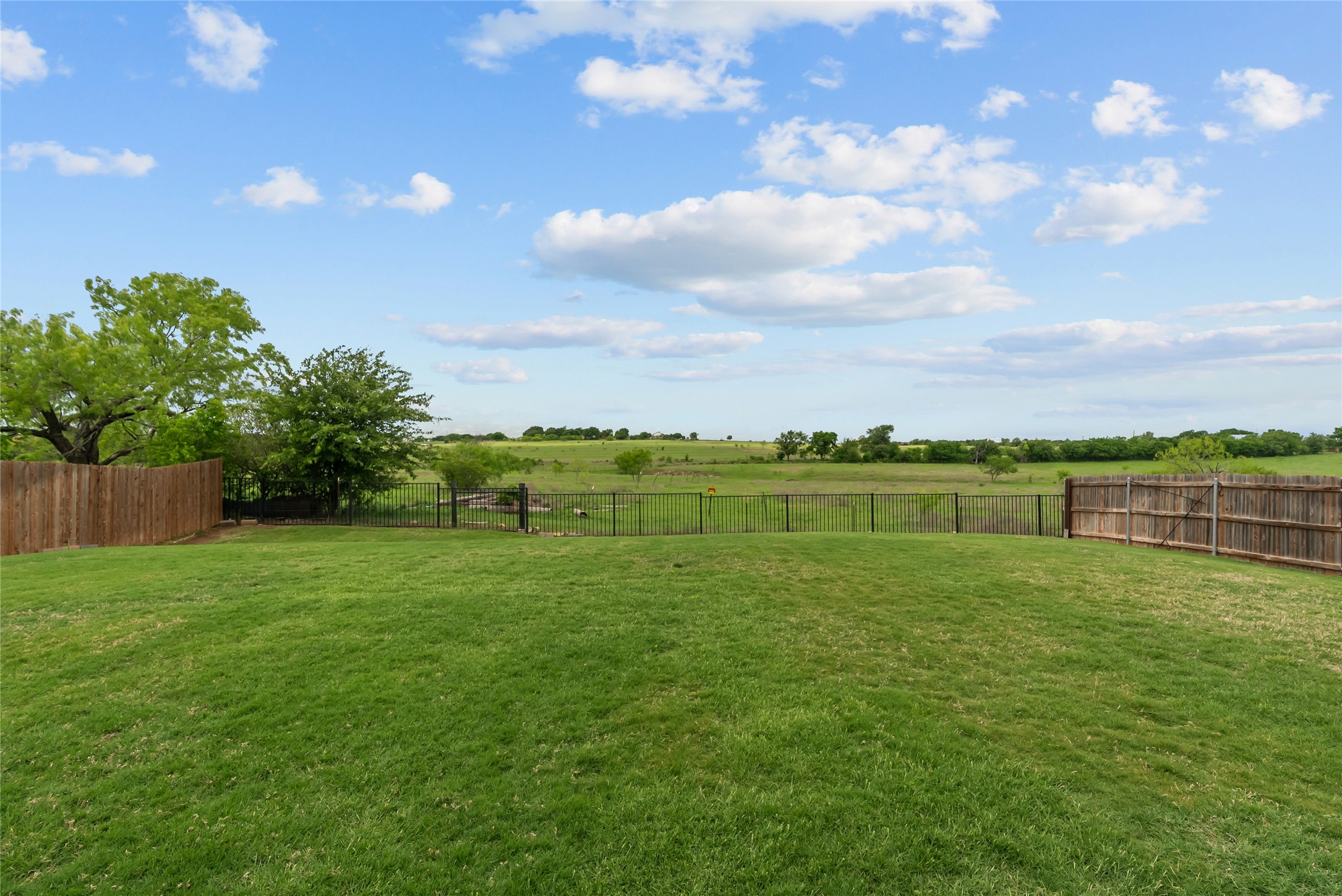 204 Landry Avenue Godley TX 76044