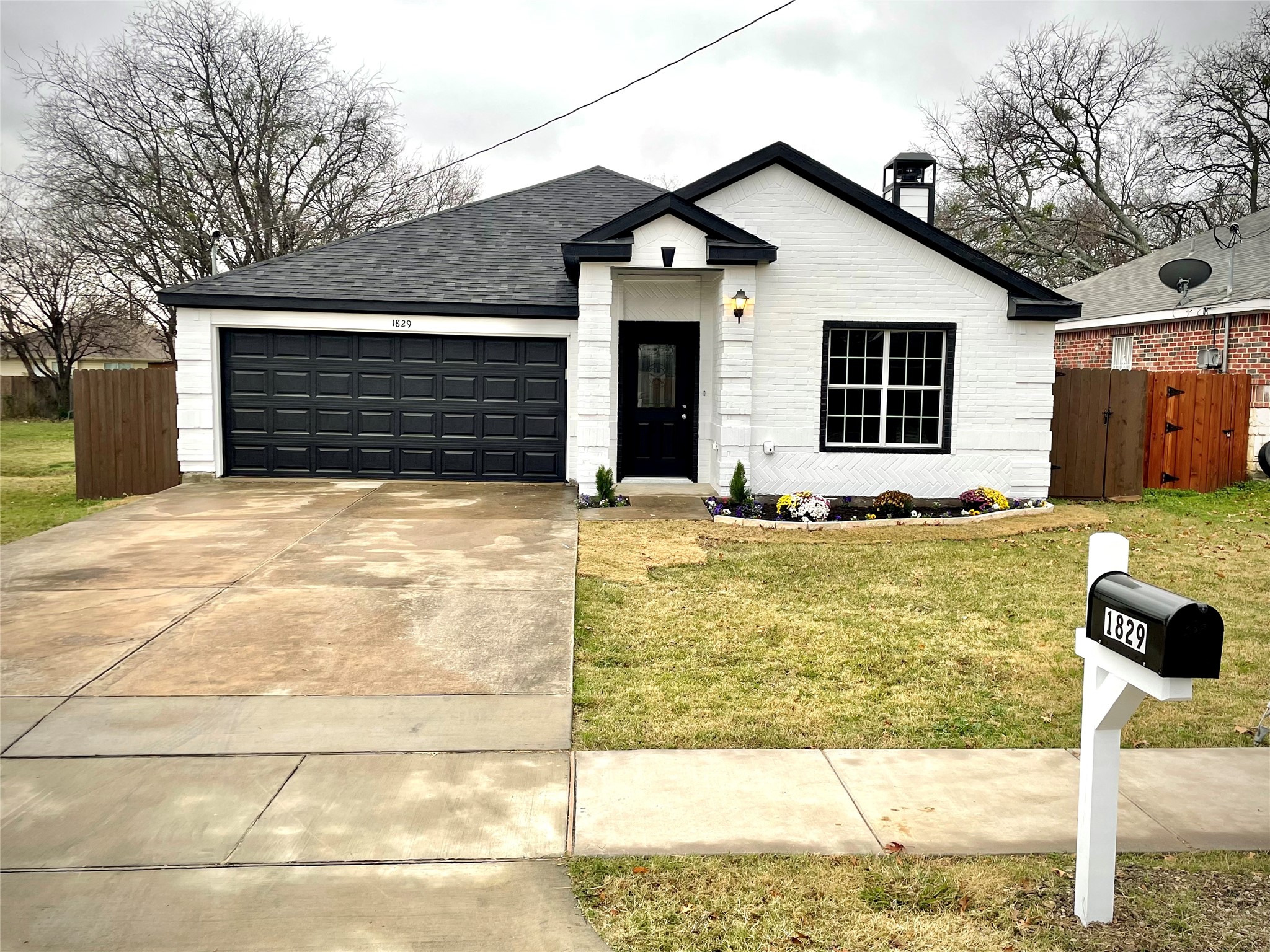 1829 Spikes Street Grand Prairie TX 75051