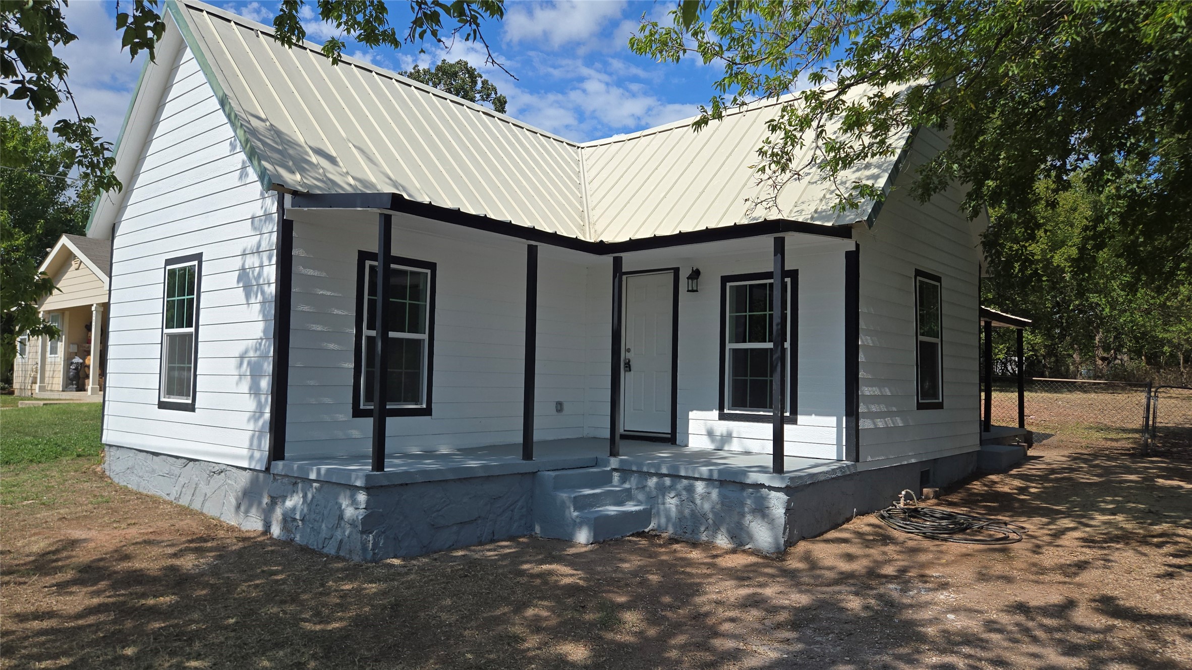 205 W Greenwood Avenue Bowie TX 76230