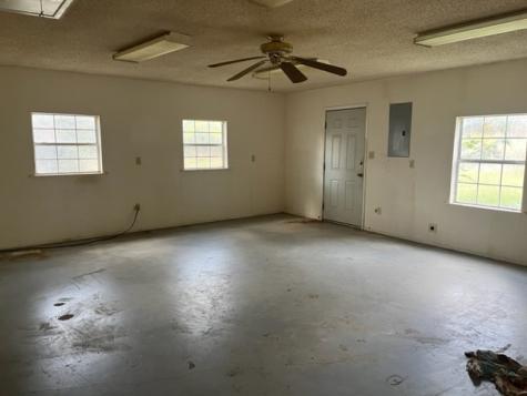 300 A E 3rd Street Iredell TX 76649