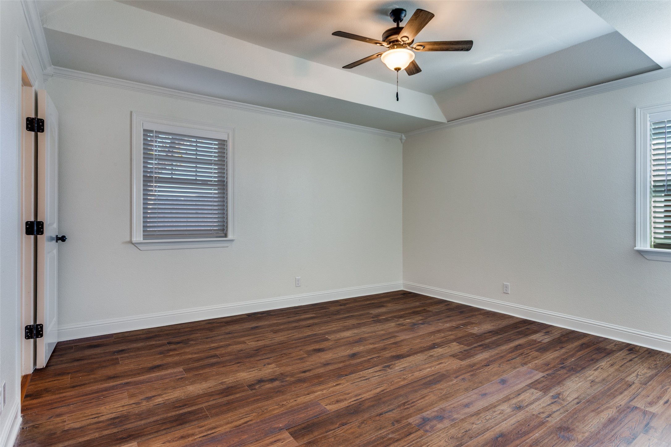 1024 W Apache Trail Granbury TX 76048