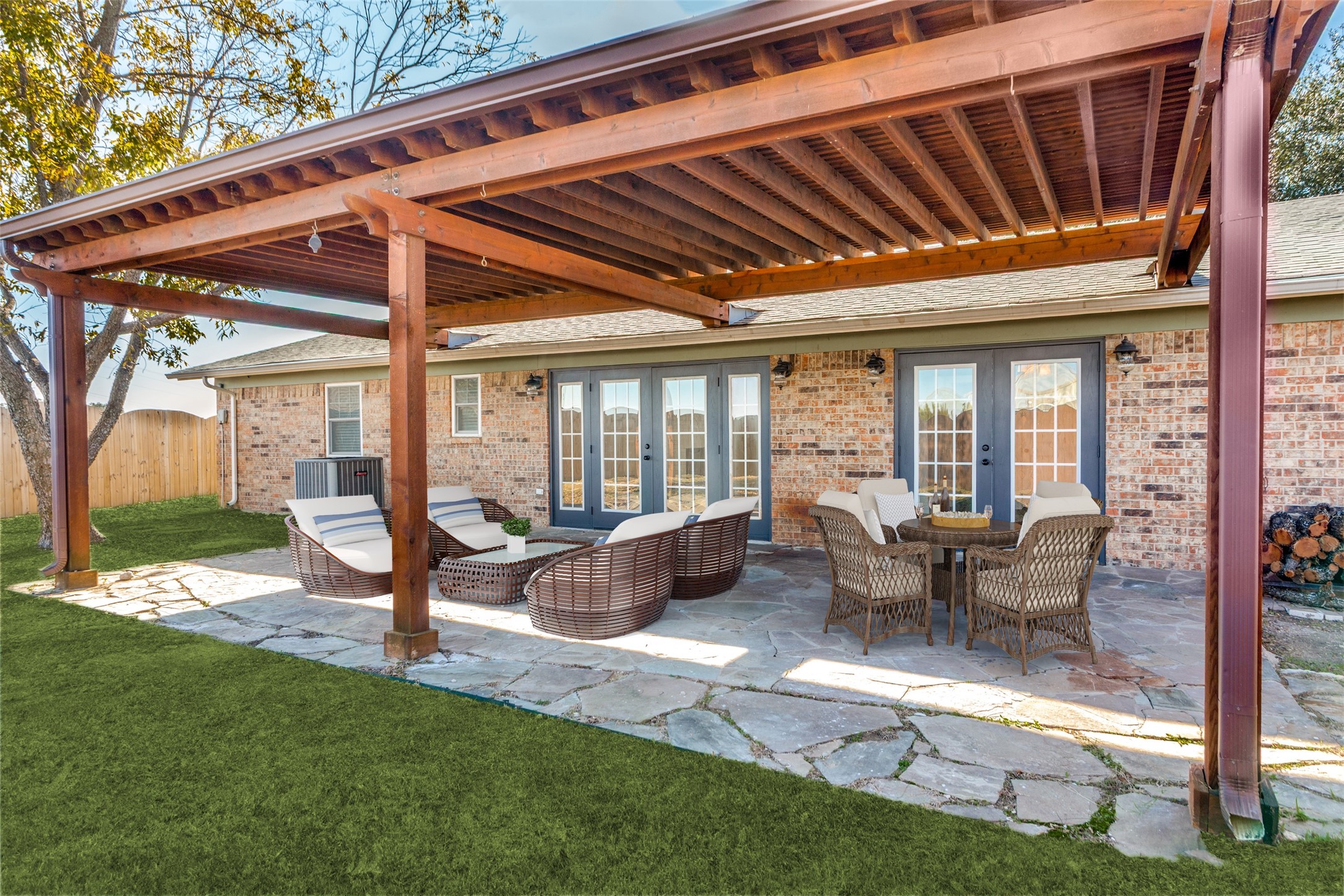 1024 W Apache Trail Granbury TX 76048