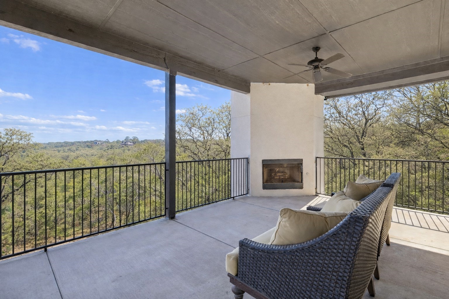 2966 Peninsula Drive Grapevine TX 76051