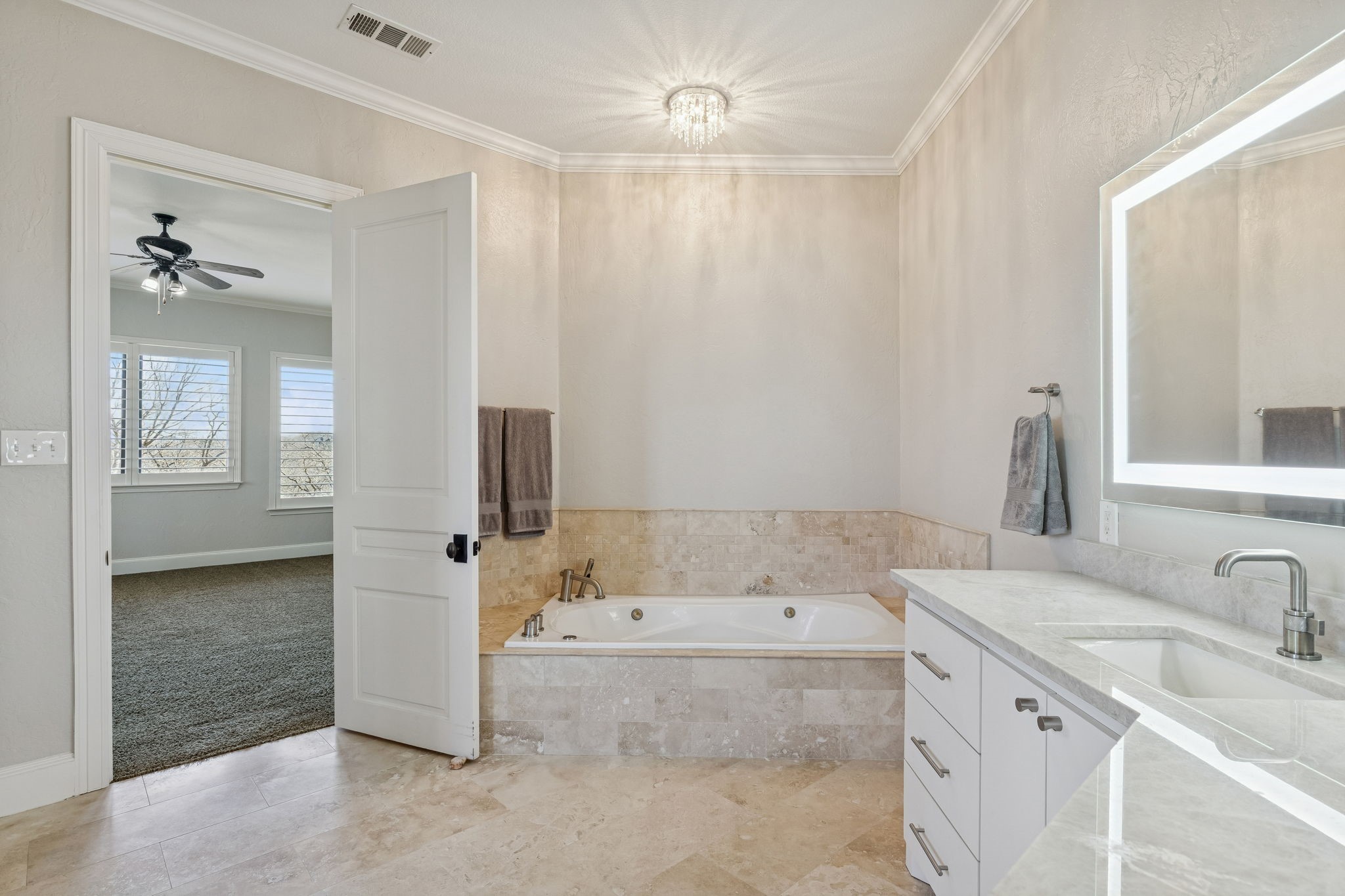 2966 Peninsula Drive Grapevine TX 76051