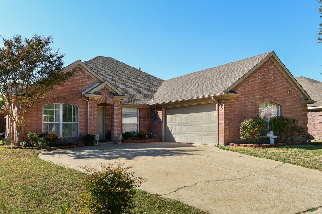 6416 Street Leonard Drive Arlington TX 76001