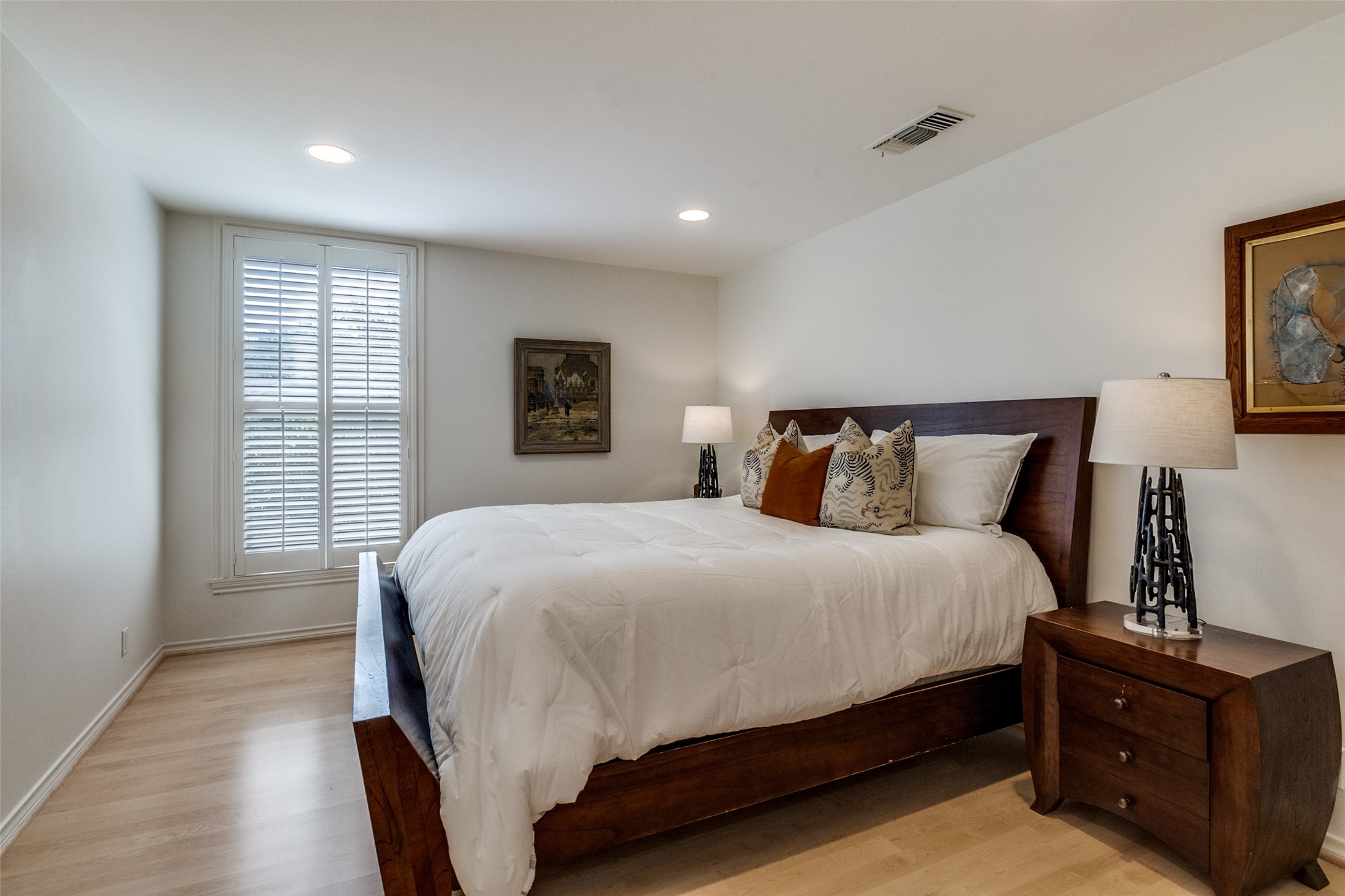 5606 Dittmar Place Dallas TX 75229