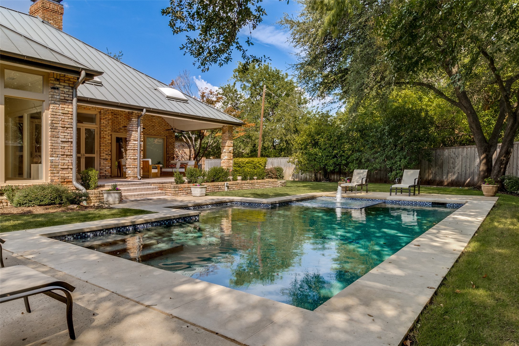 5606 Dittmar Place Dallas TX 75229
