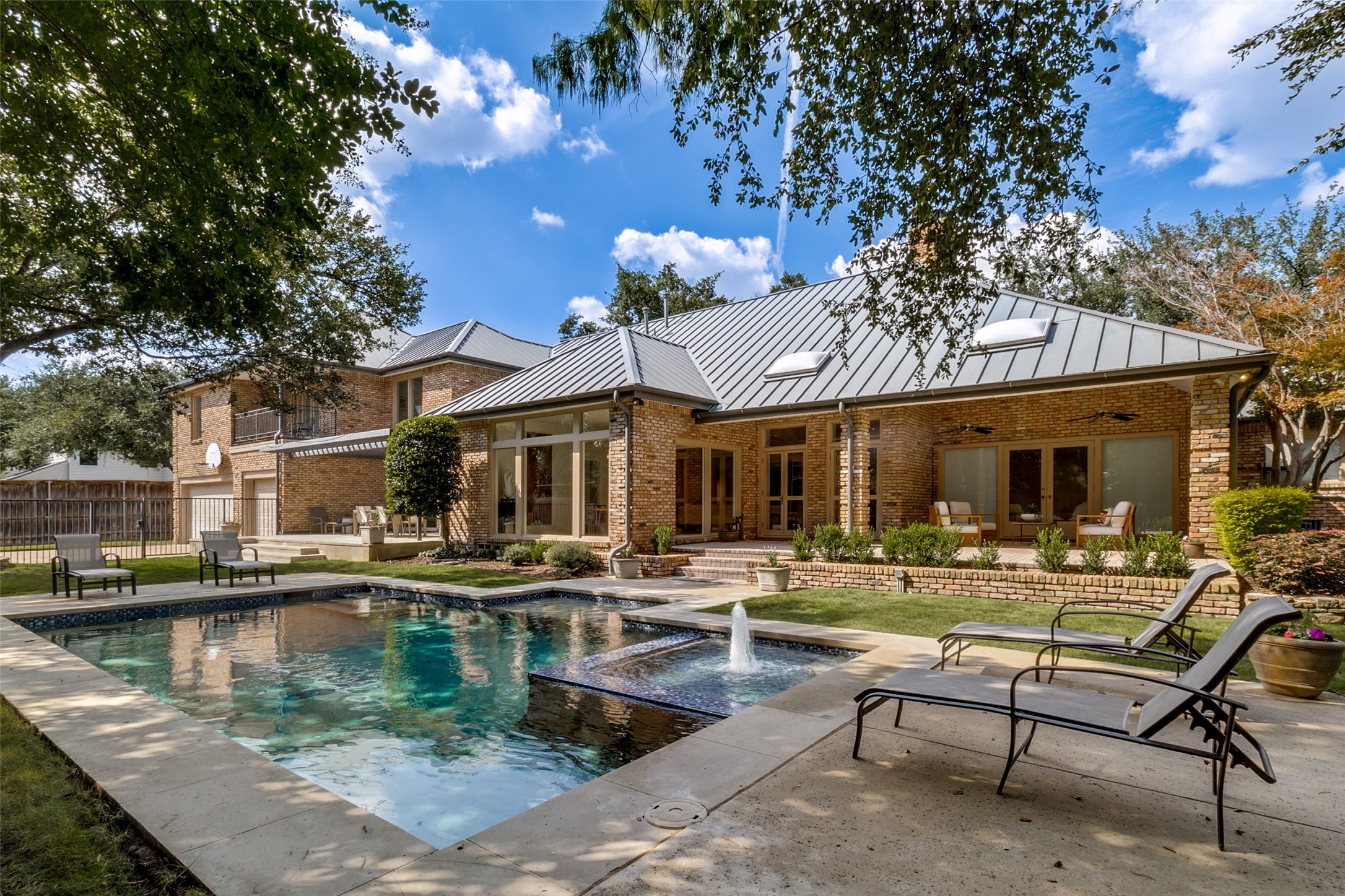 5606 Dittmar Place Dallas TX 75229