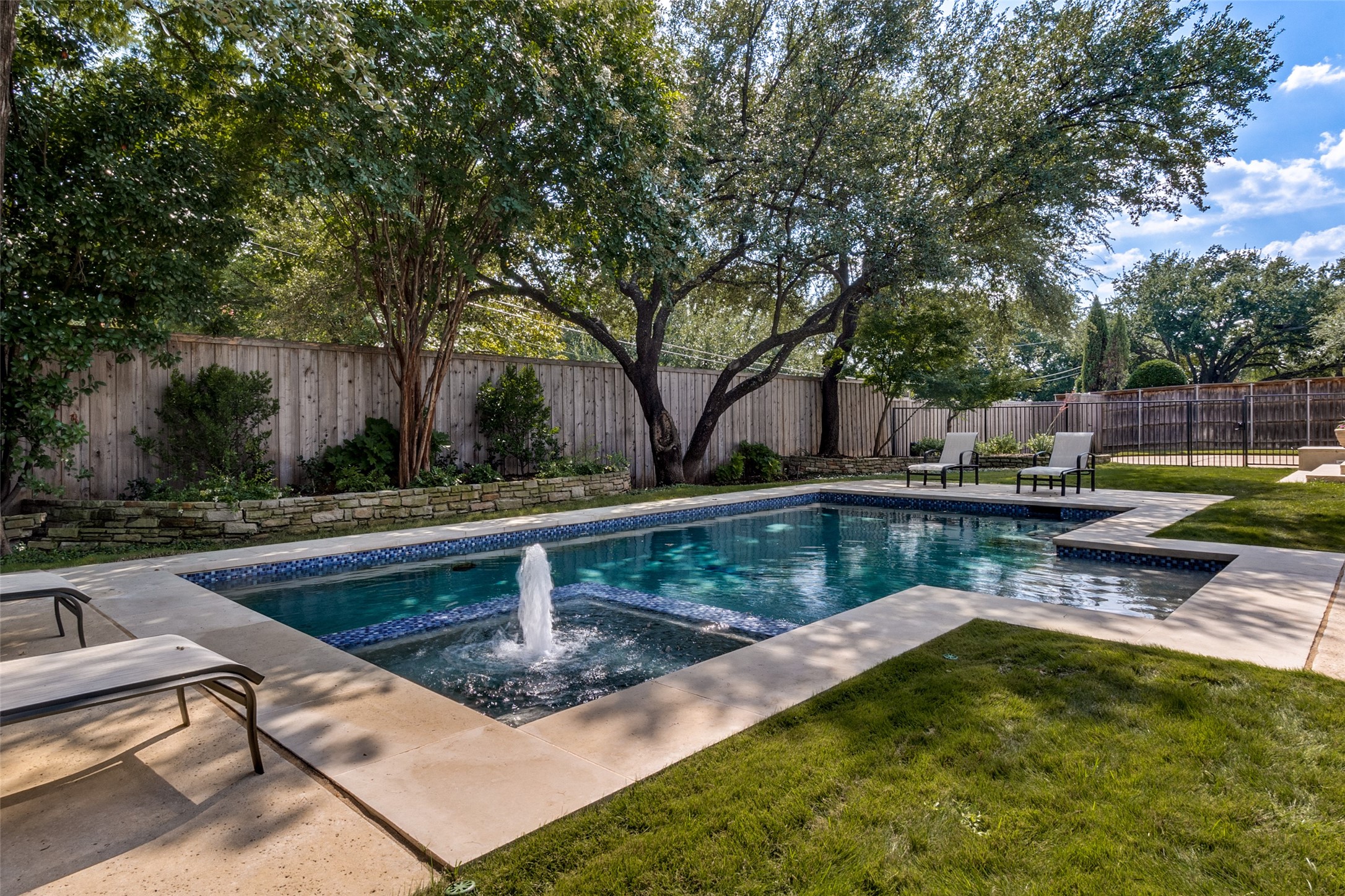5606 Dittmar Place Dallas TX 75229