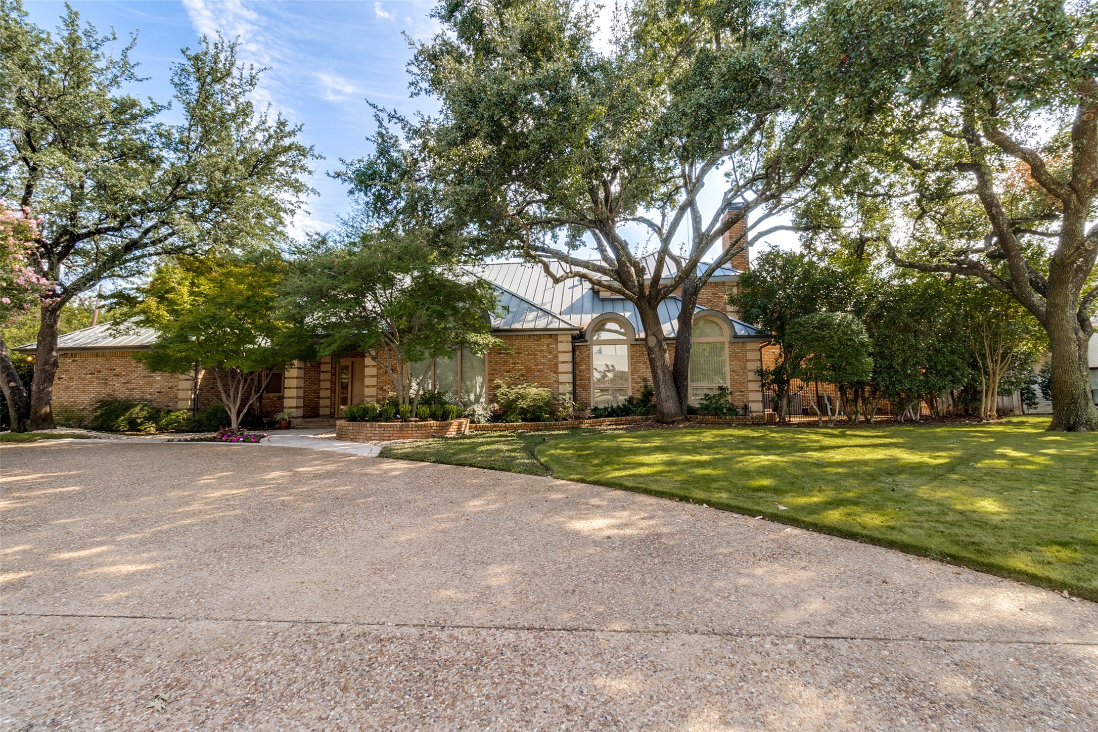 5606 Dittmar Place Dallas TX 75229