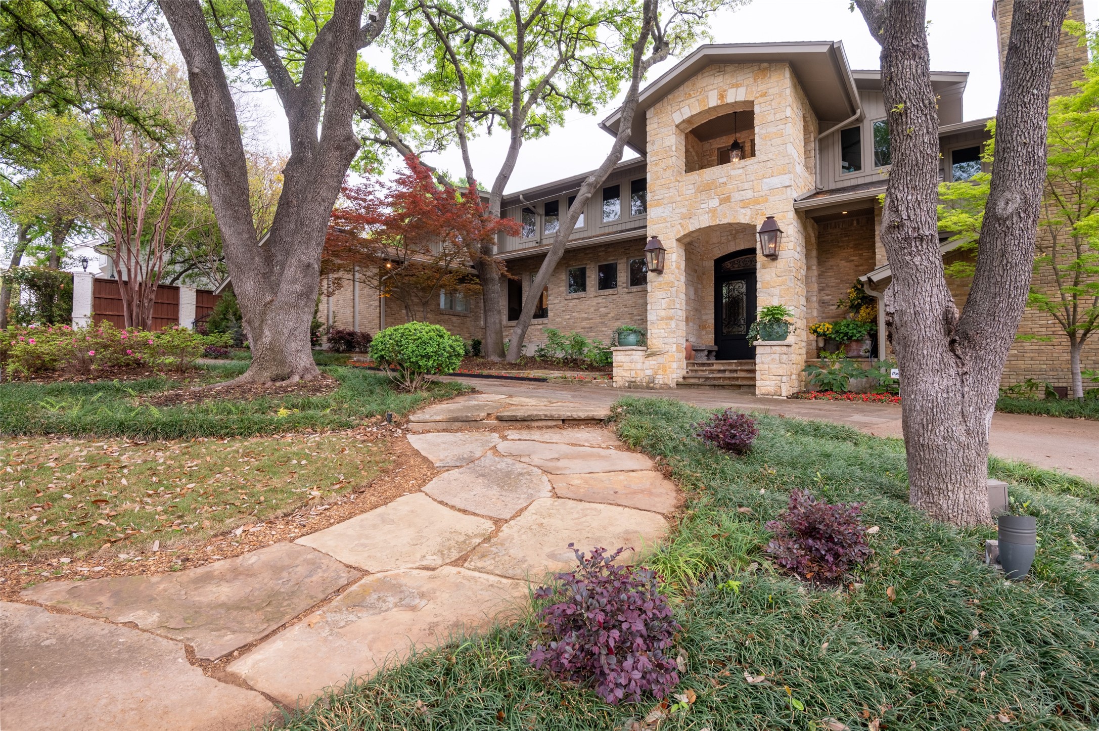 6812 Midcrest Drive Dallas TX 75254