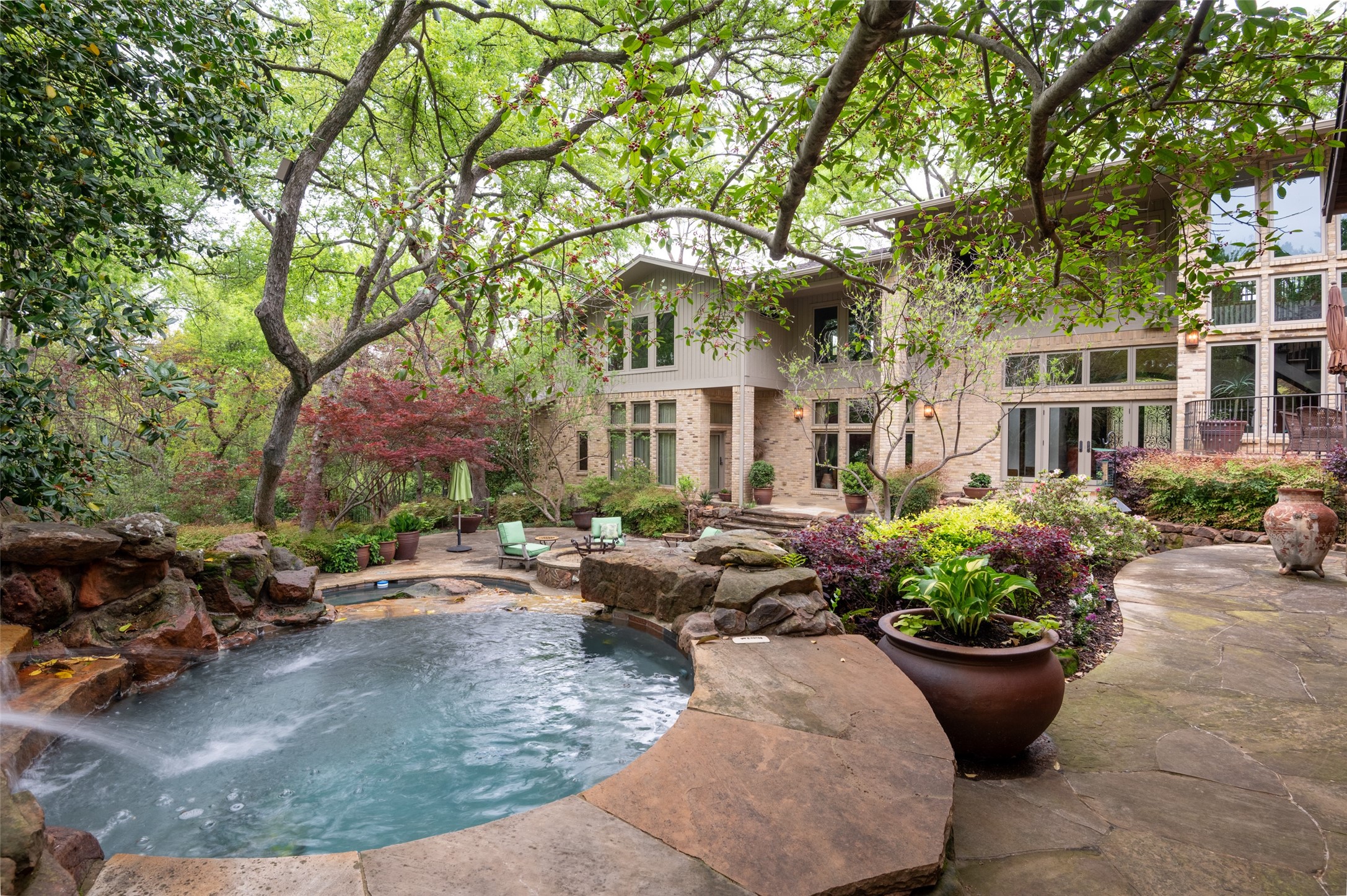 6812 Midcrest Drive Dallas TX 75254