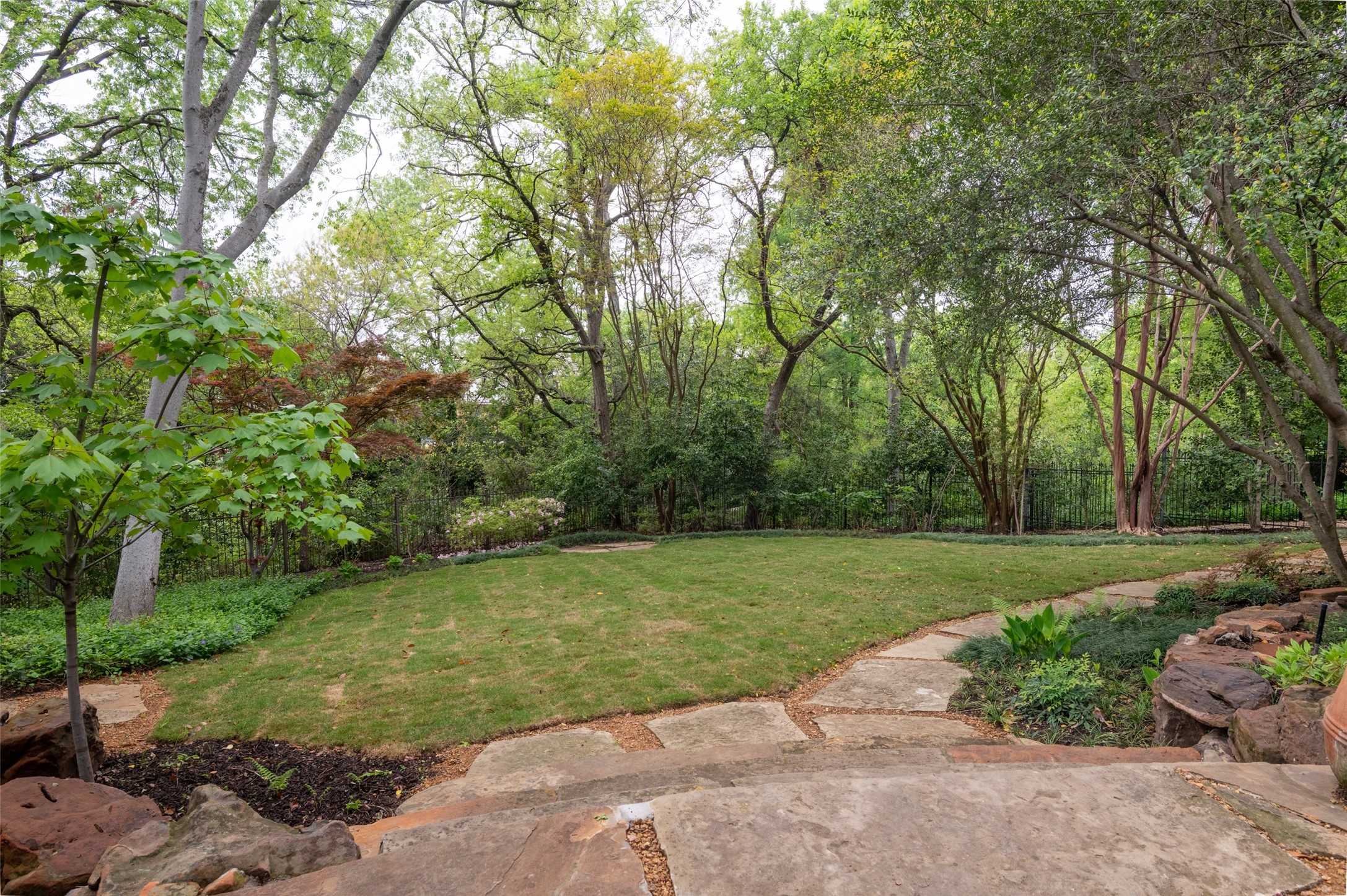 6812 Midcrest Drive Dallas TX 75254