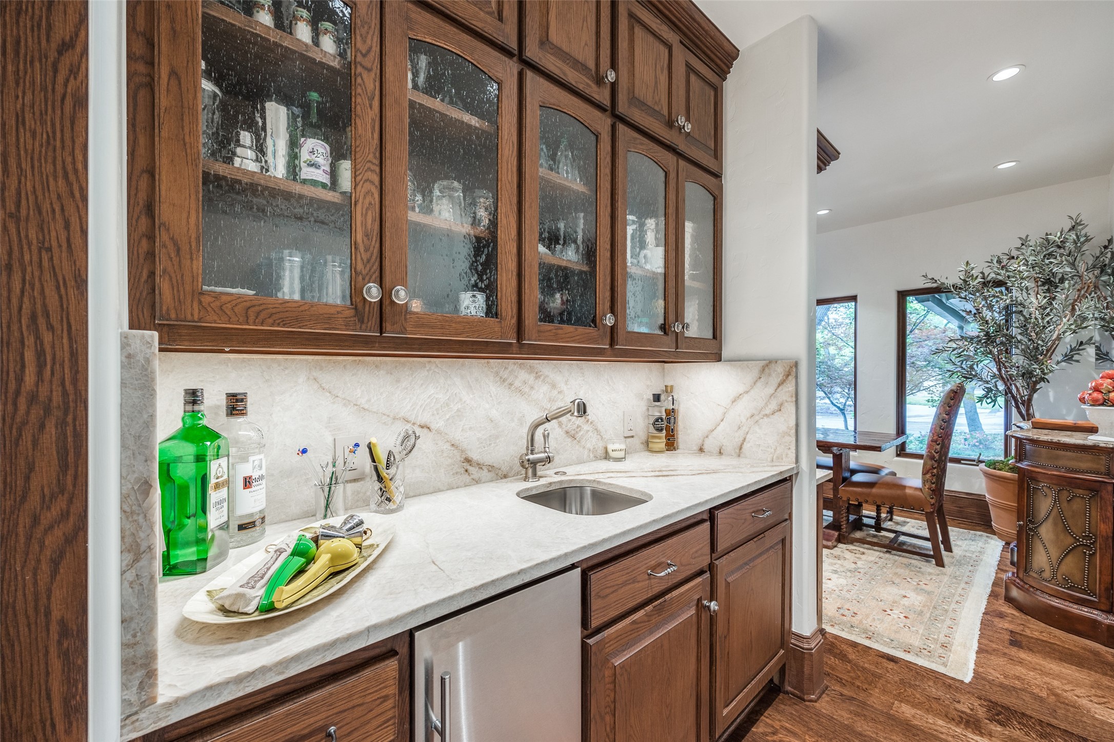 6812 Midcrest Drive Dallas TX 75254