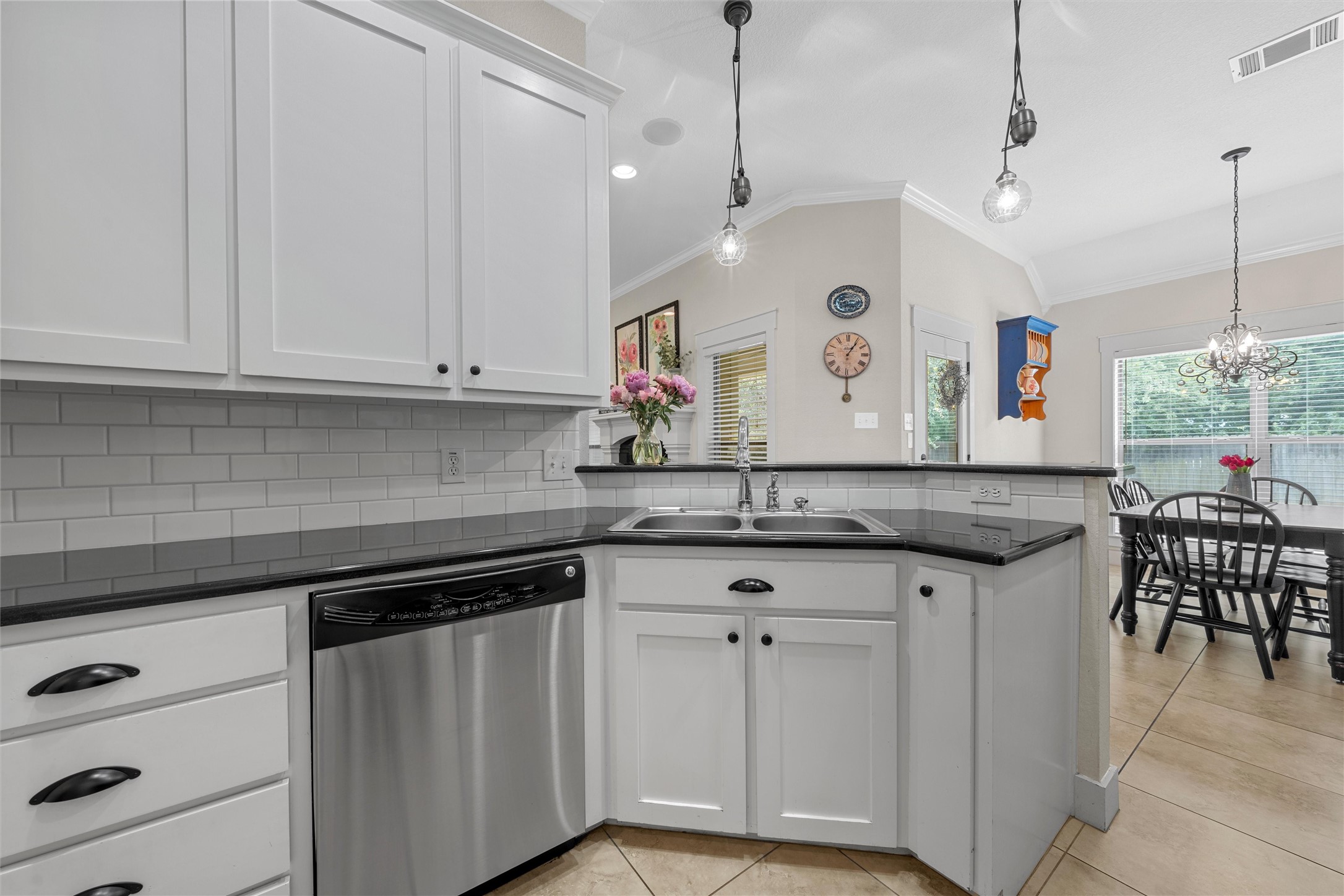 513 Kings Row Woodway TX 76712