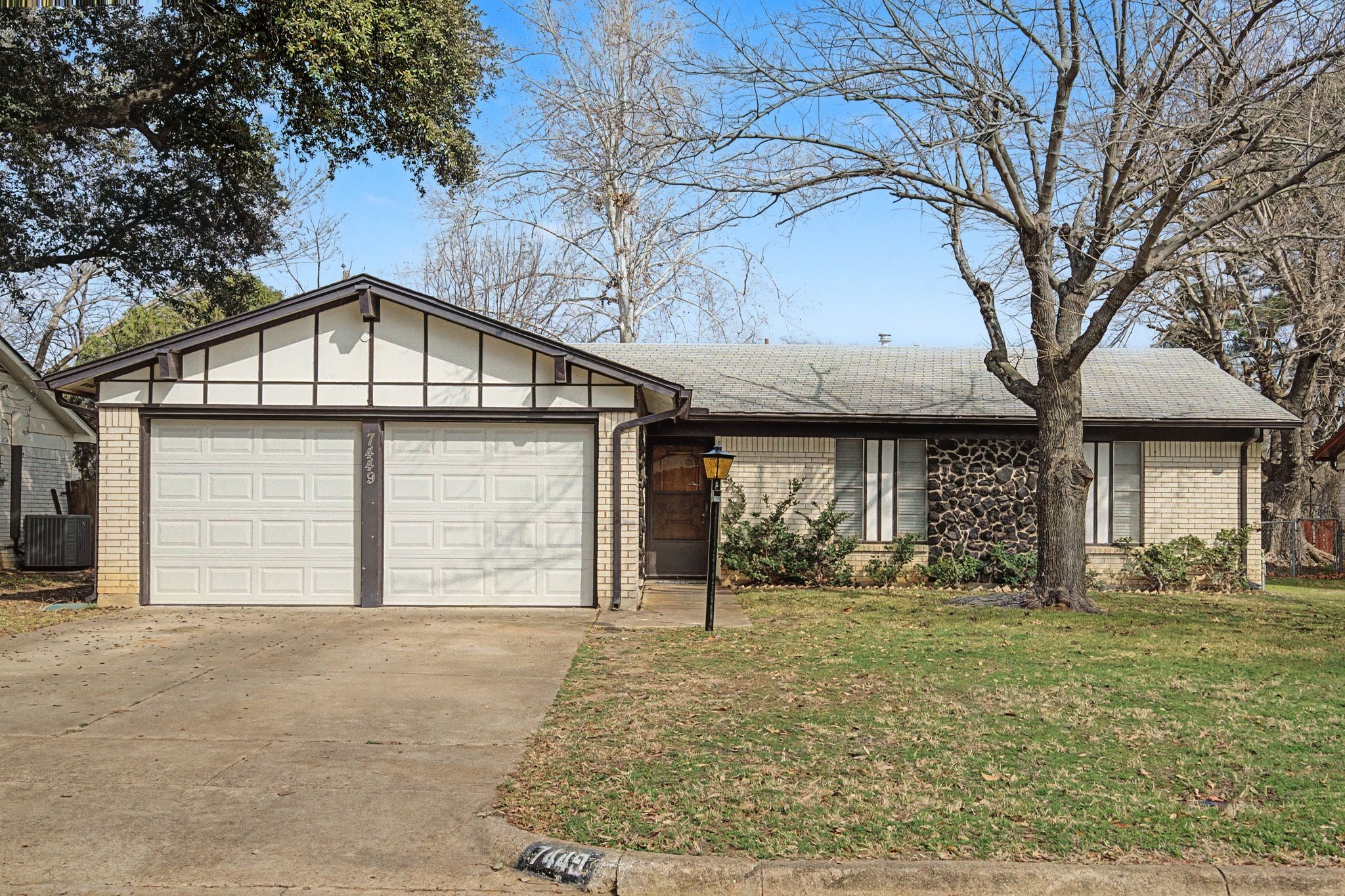 7449 Beaty Street Fort Worth TX 76112