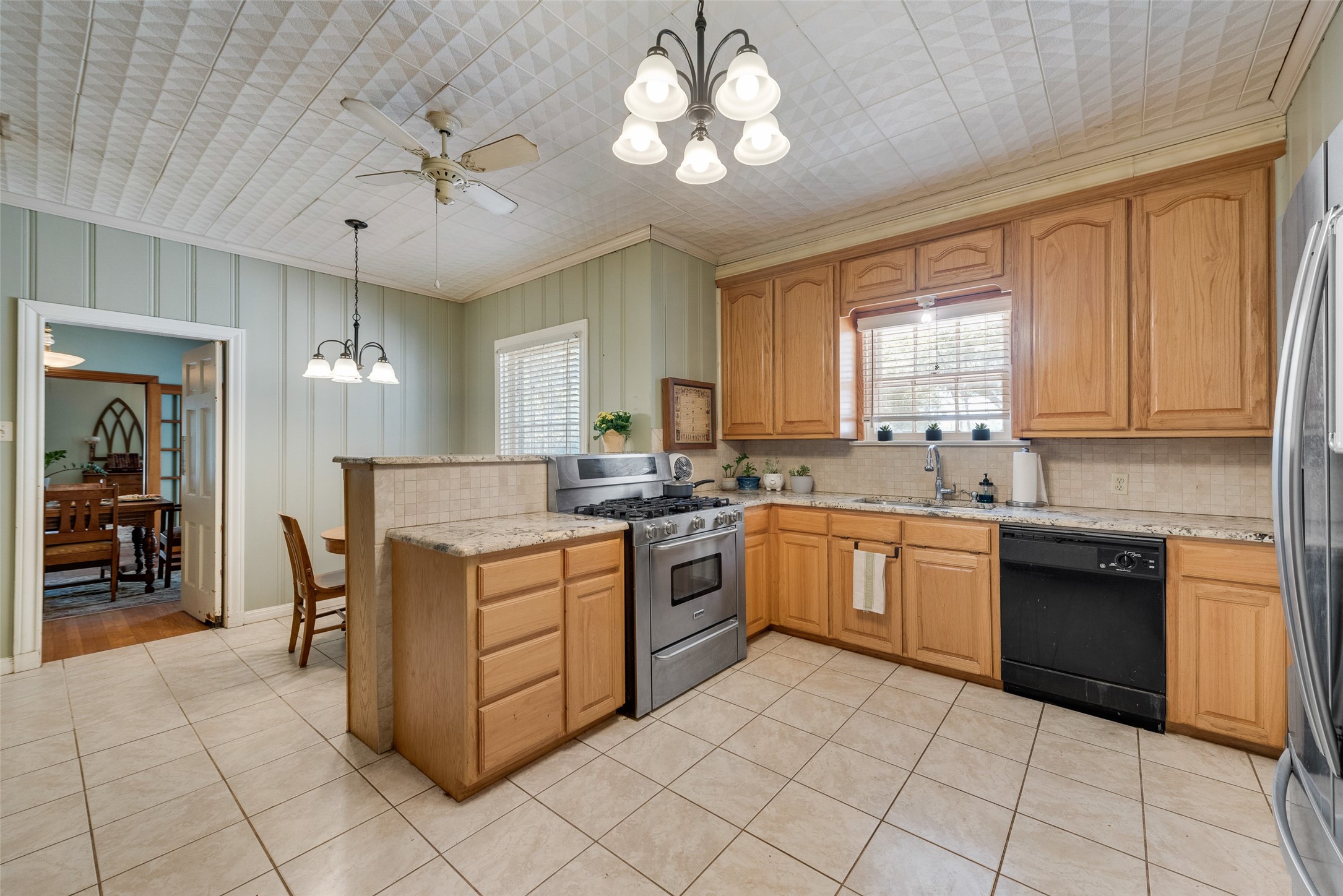 233 E High Street Wills Point TX 75169