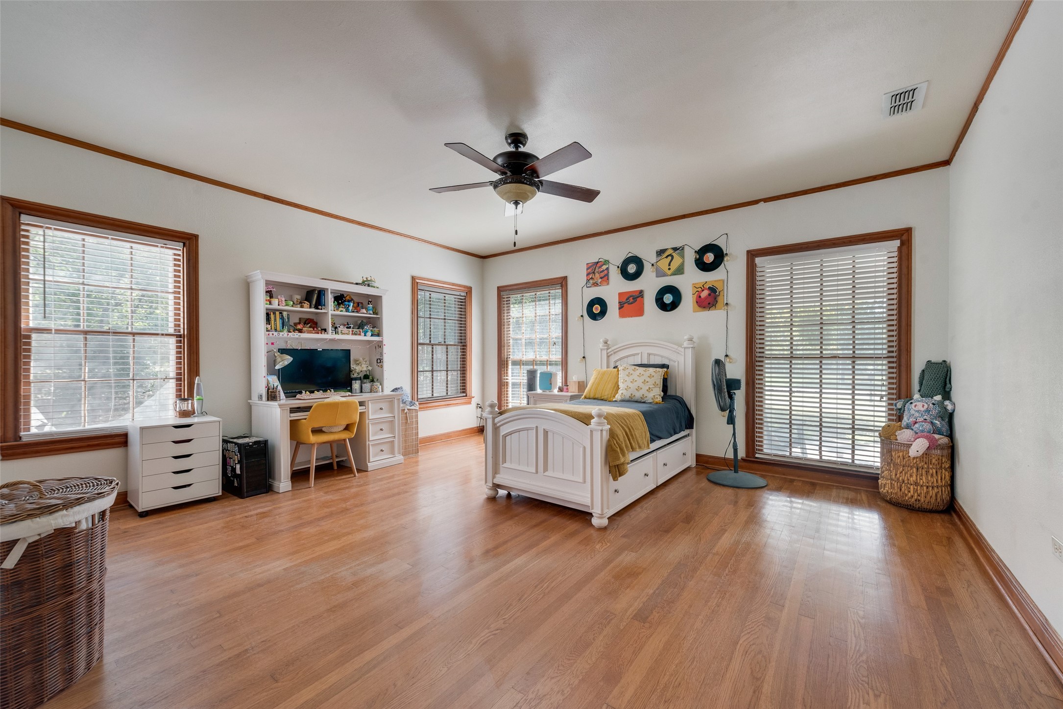 233 E High Street Wills Point TX 75169