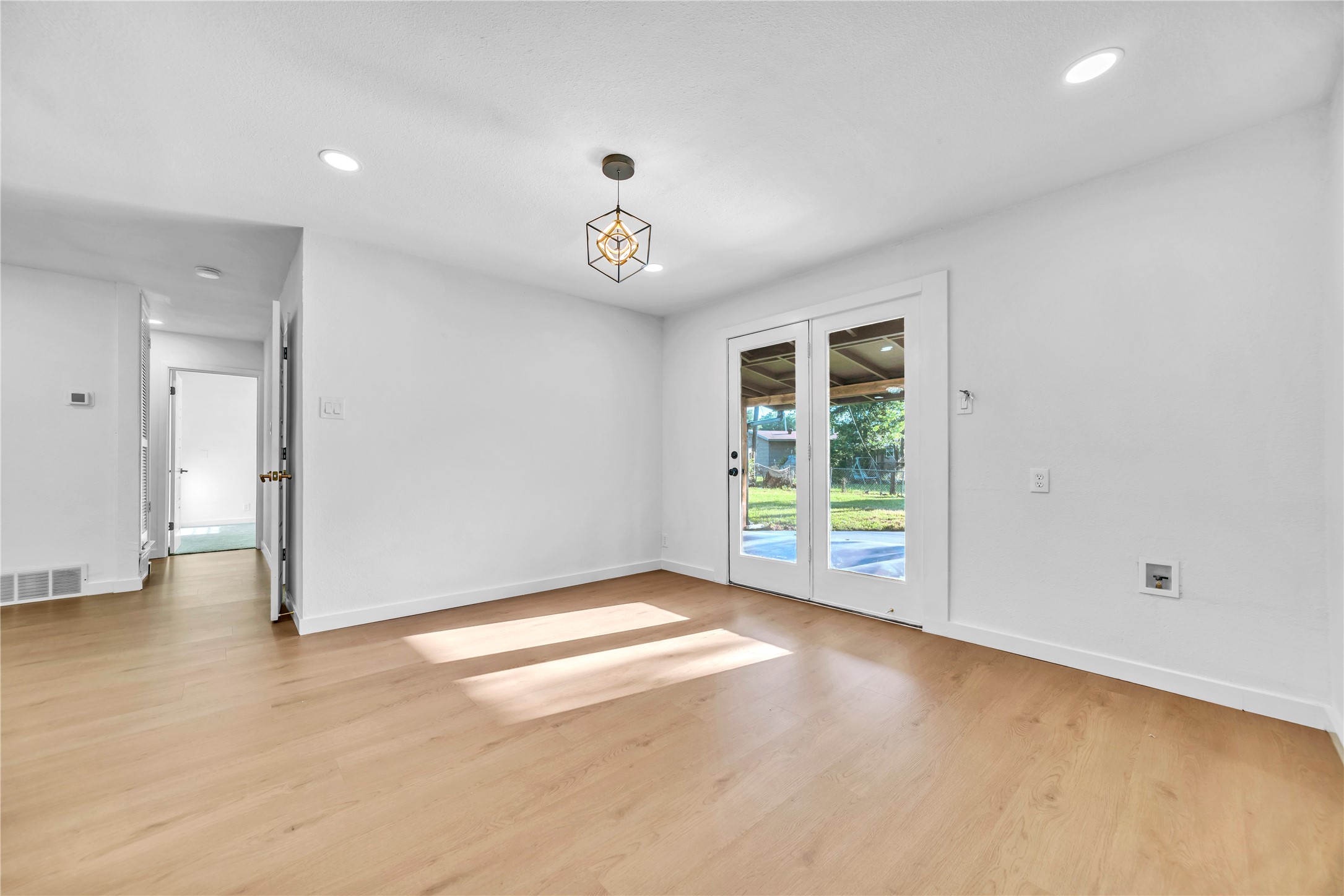 808 Hillcrest Drive Arlington TX 76010