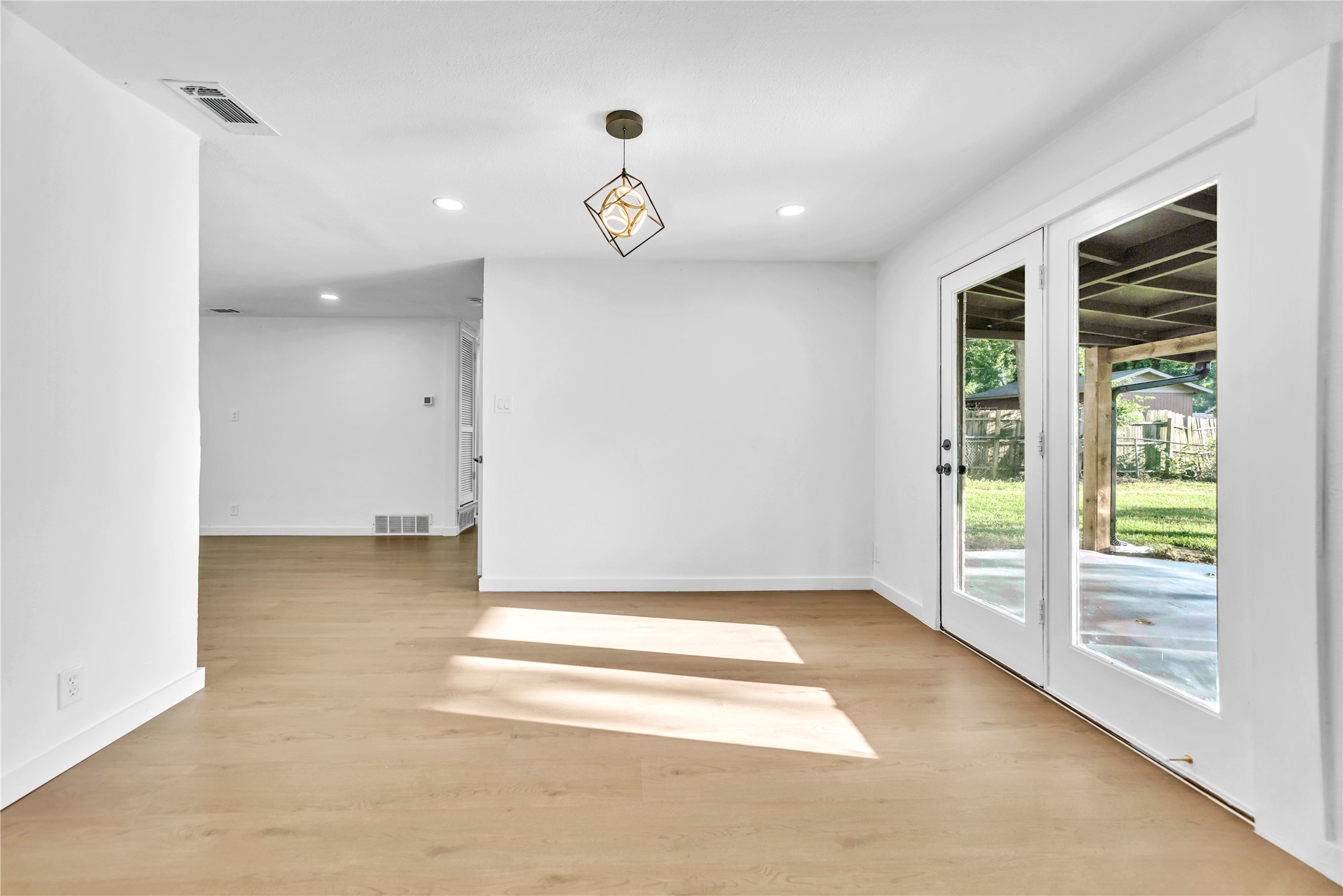808 Hillcrest Drive Arlington TX 76010