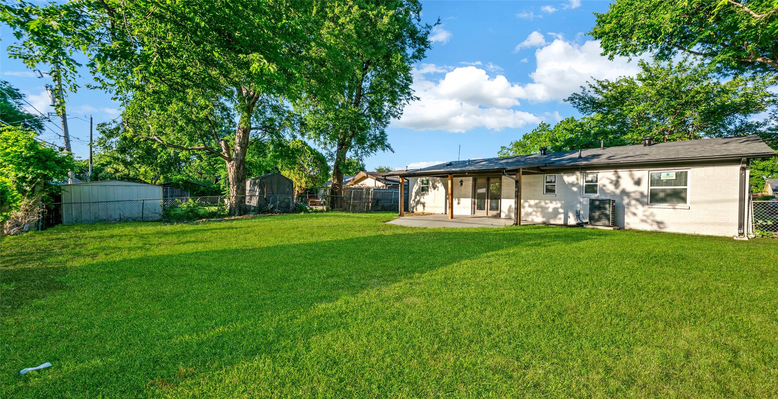 808 Hillcrest Drive Arlington TX 76010