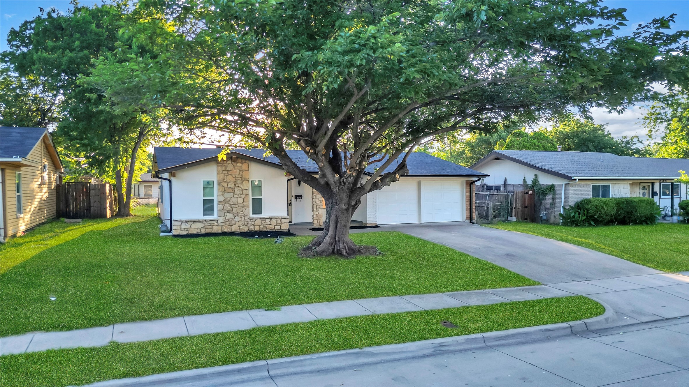 808 Hillcrest Drive Arlington TX 76010