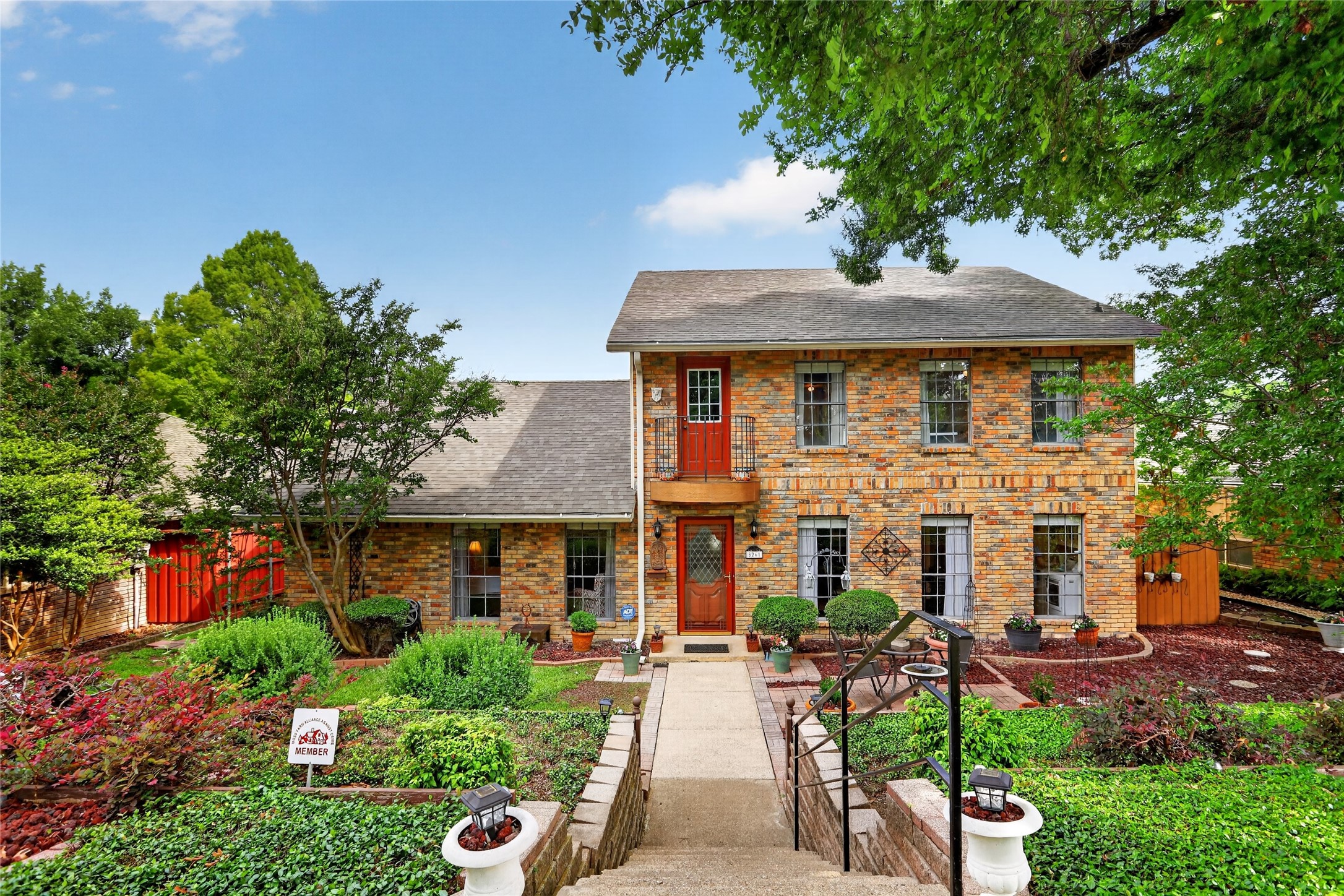 8261 Club Meadows Drive Dallas TX 75243