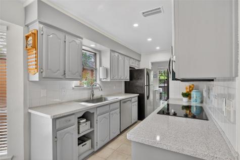 8261 Club Meadows Drive Dallas TX 75243