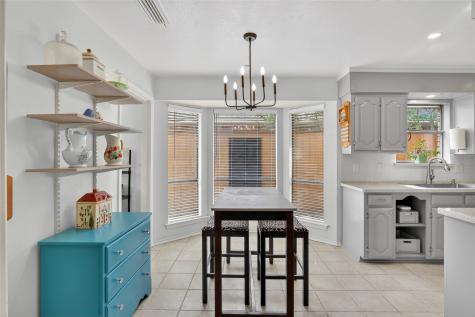 8261 Club Meadows Drive Dallas TX 75243