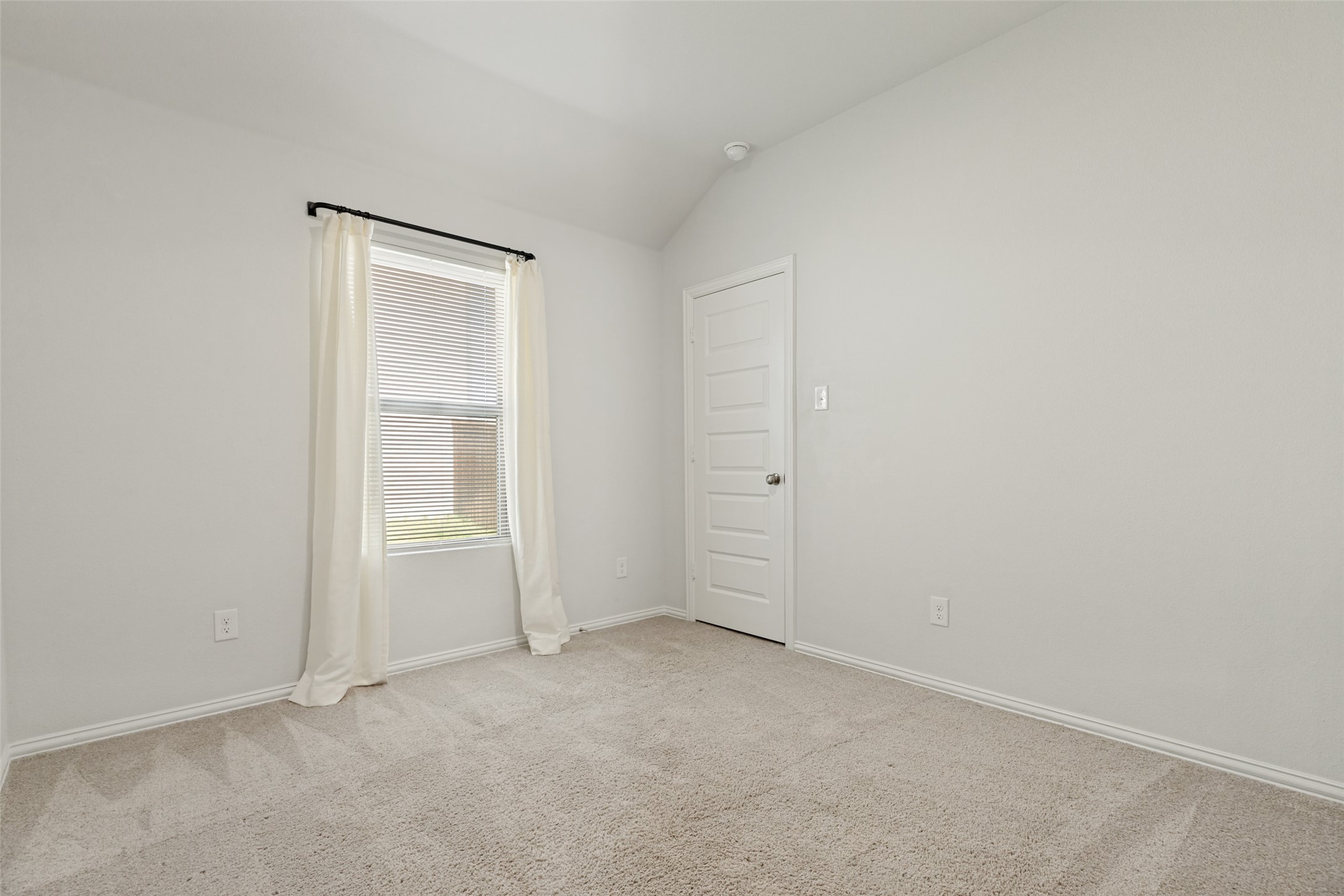553 Meadow Run Drive Van Alstyne TX 75495