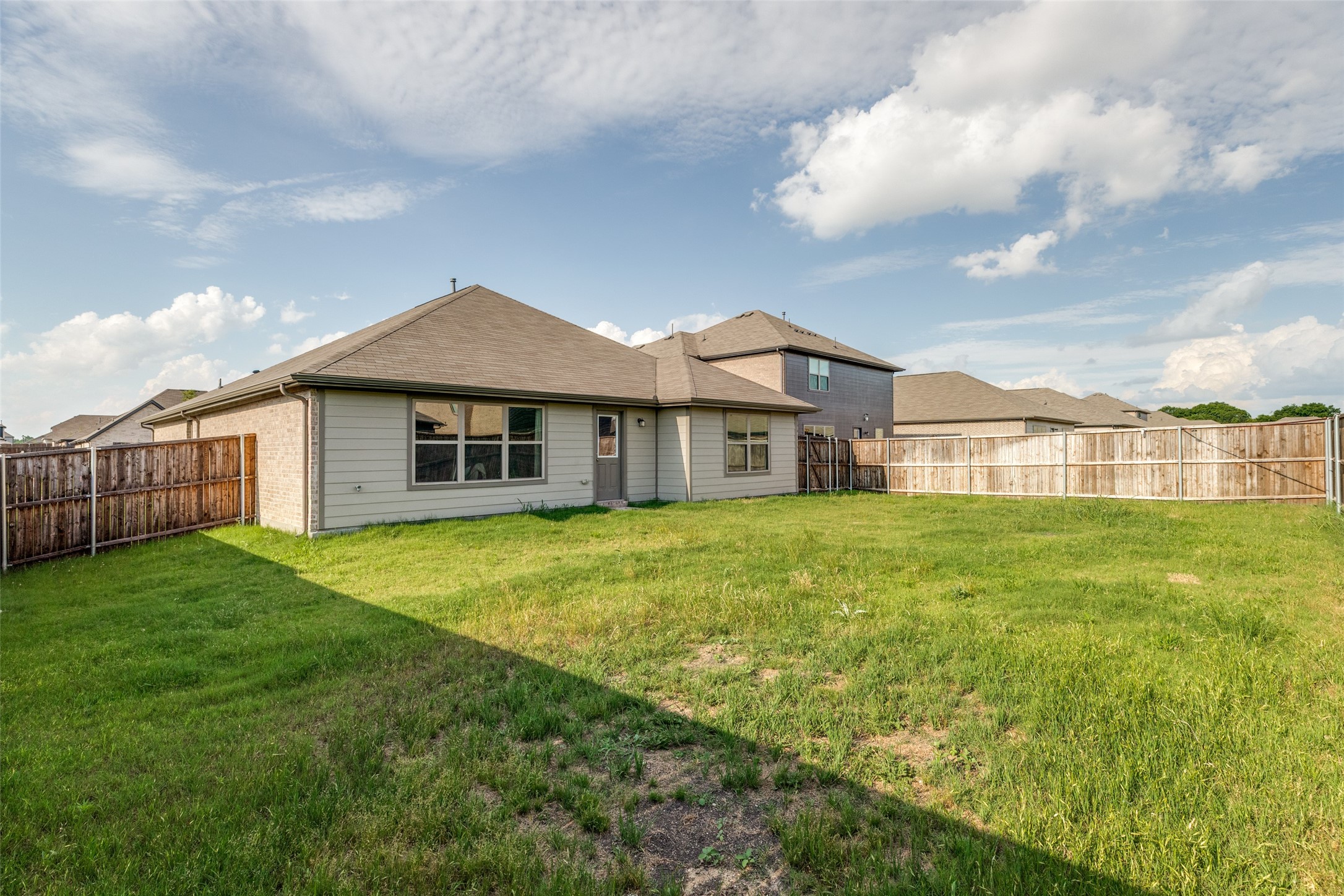 553 Meadow Run Drive Van Alstyne TX 75495