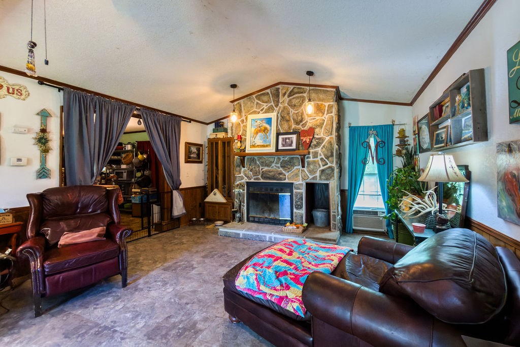 120 County Road 3646 Clifton TX 76634