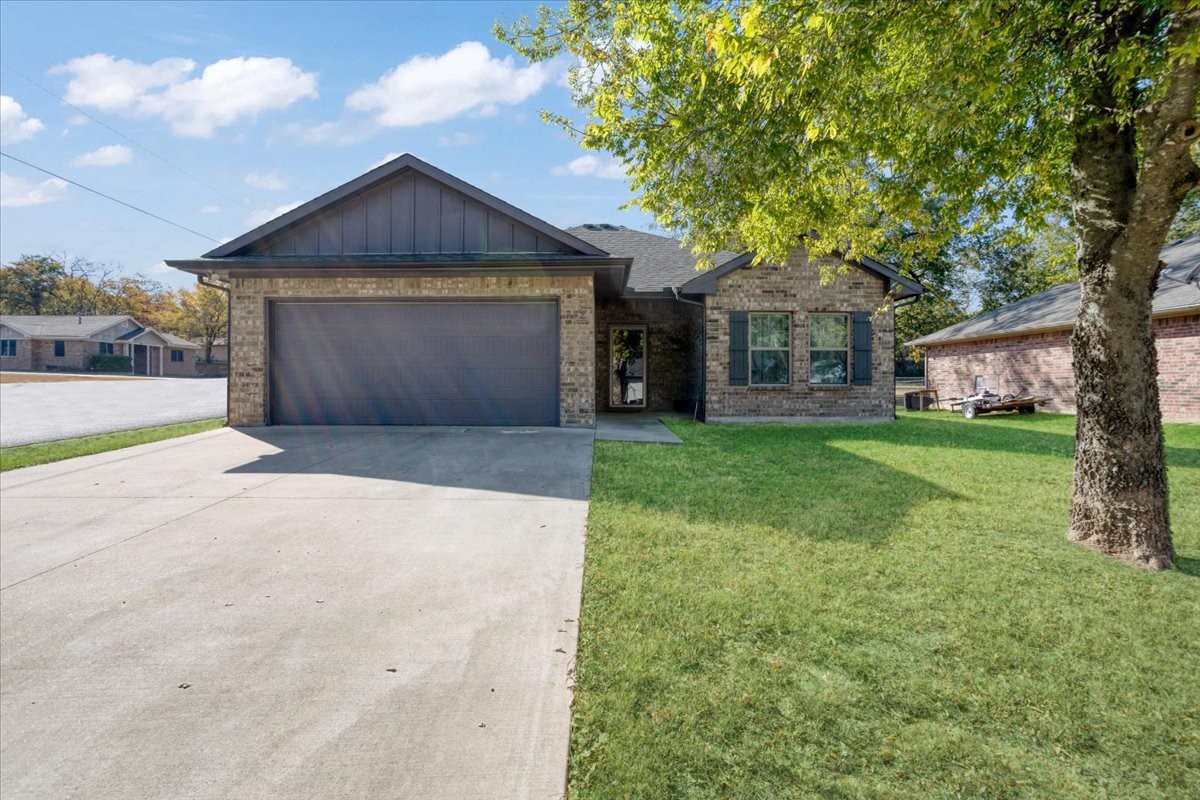 732 E Bullock Street Denison TX 75021