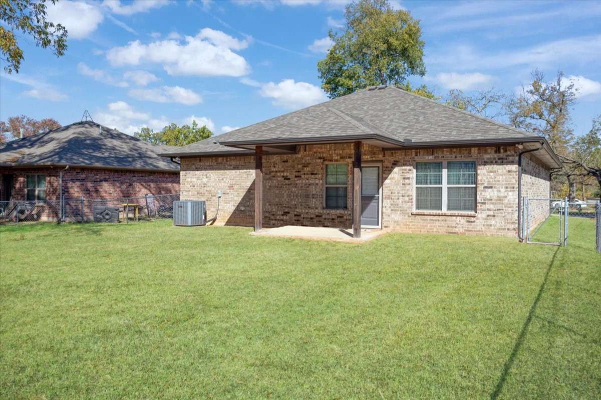 732 E Bullock Street Denison TX 75021